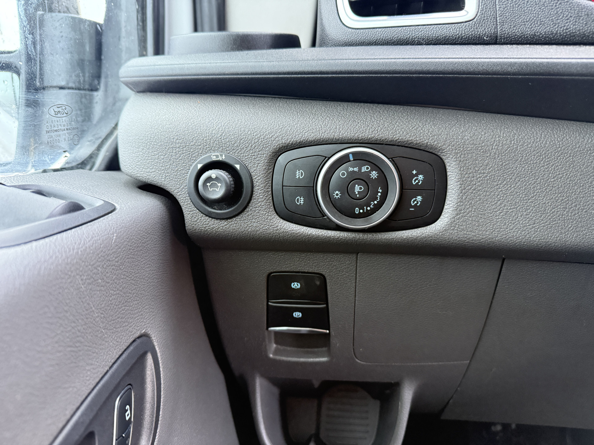 Ford e-Transit 68kWh 184PK L2H2 317km WLTP 95,6% (SOH) BEV Snelladen 360° Camera Cruise control Climate control Carplay Navigatie Parkeersensoren
