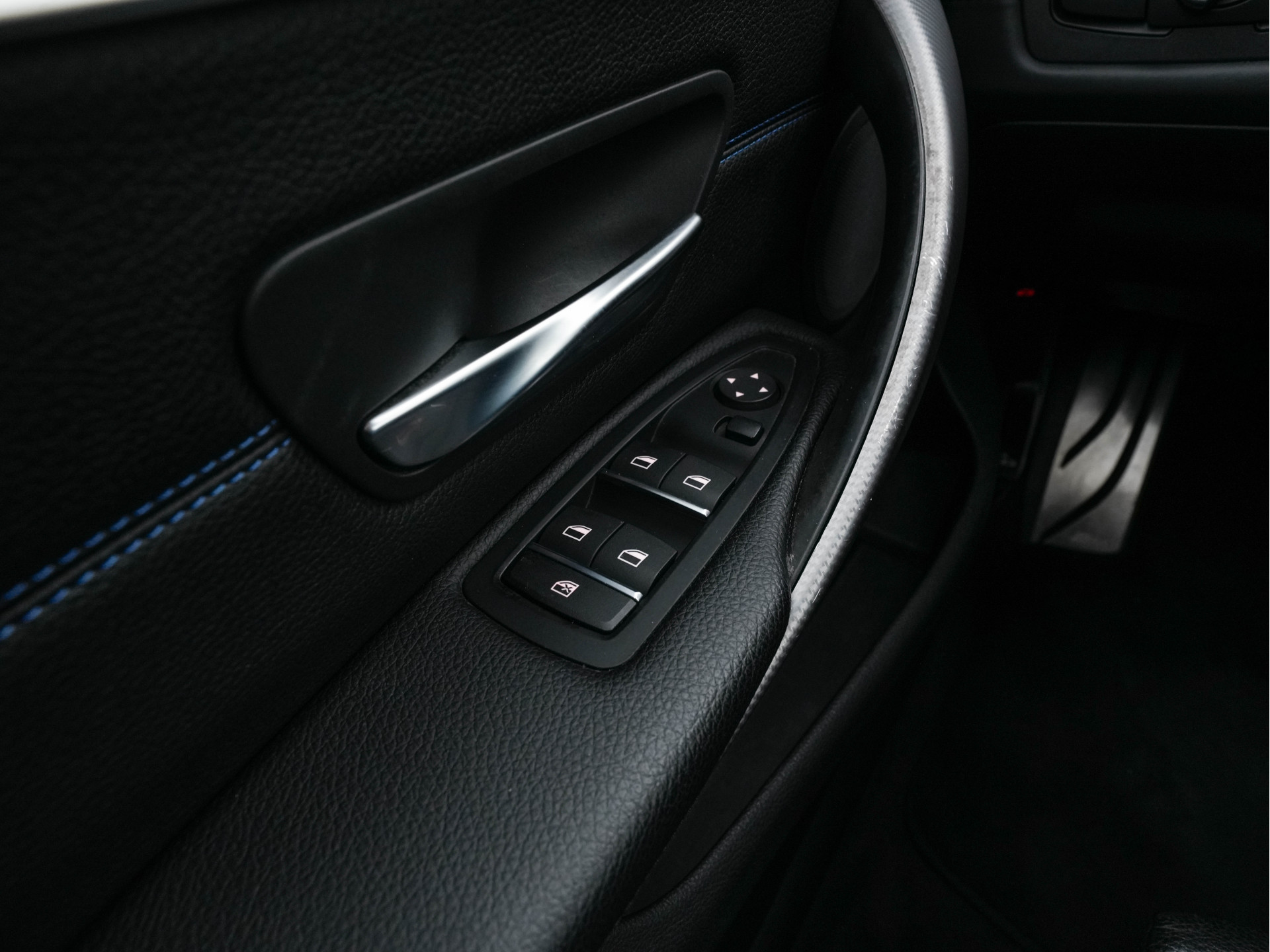 BMW 4-serie Gran Coupé 420i M-Sportpack High Executive Edition (INCL-BTW) Aut. *LEATHER | FULL-LED | DIGI-COCKPIT | HIFI-SOUND | HEATED-SPORTSEATS | DAB+ | CAMERA | SHIFTPADDLES | PRIVACYGLASS | HEAD-UP | TOWBAR | KEYLESS | CARBON-INLAY | 19''ALU*