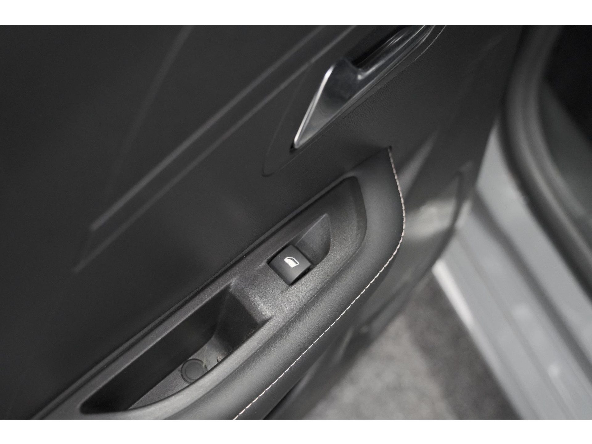 Peugeot 208 PureTech 100 Allure | 360 Camera | Adaptieve Cruise Control | Navigatie | Dodehoekdetectie