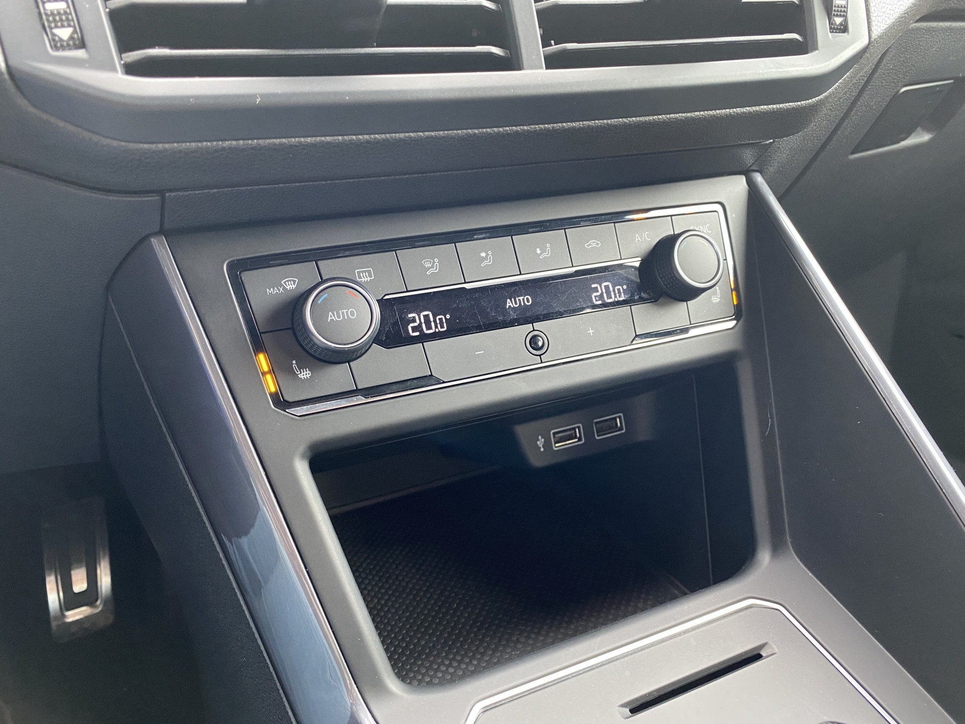 Volkswagen Polo 1.0 TSI R Line 116 pk AUT. | 1e eigenaar | 2x R Line | navigatie | virtual cockpit | stoelverwarming | sportstoelen