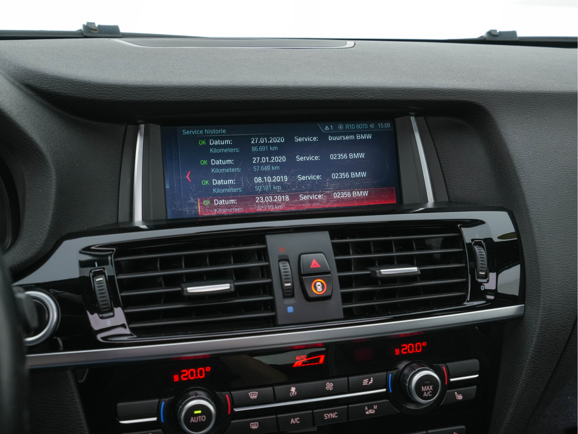 BMW X4 xDrive35d Centennial High Executive M-Sportpack Aut. *PANO | HEAD-UP | LEATHER-FABRIC | FULL-LED | ADAPTIVE-CRUISE | MEMORY-PACK | CAMERA | NAVI-FULLMAP | HEATED-SPORTSEATS | TOWBAR | PRIVACY-GLASS | SHIFT-PADDLES | 20''ALU*