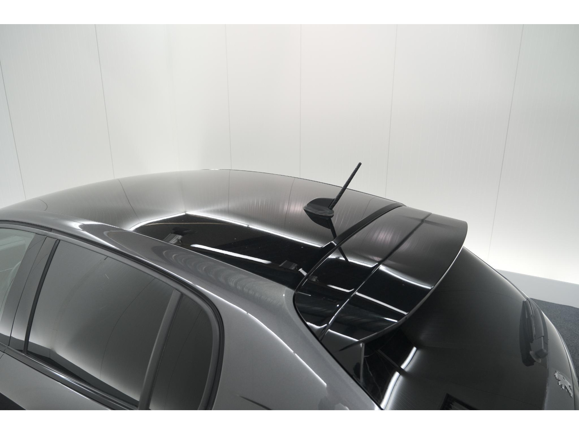 Peugeot 208 PureTech 100 GT | Camera | Adaptieve Cruise Control | Navigatie | Apple Carplay