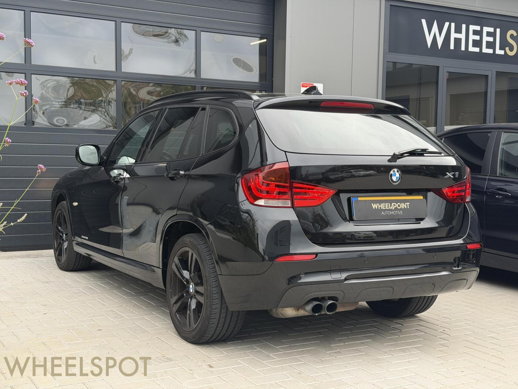 BMW X1 xDrive28i M-Sport|Pano|H&K|Keyless|Memory|Dealer OH