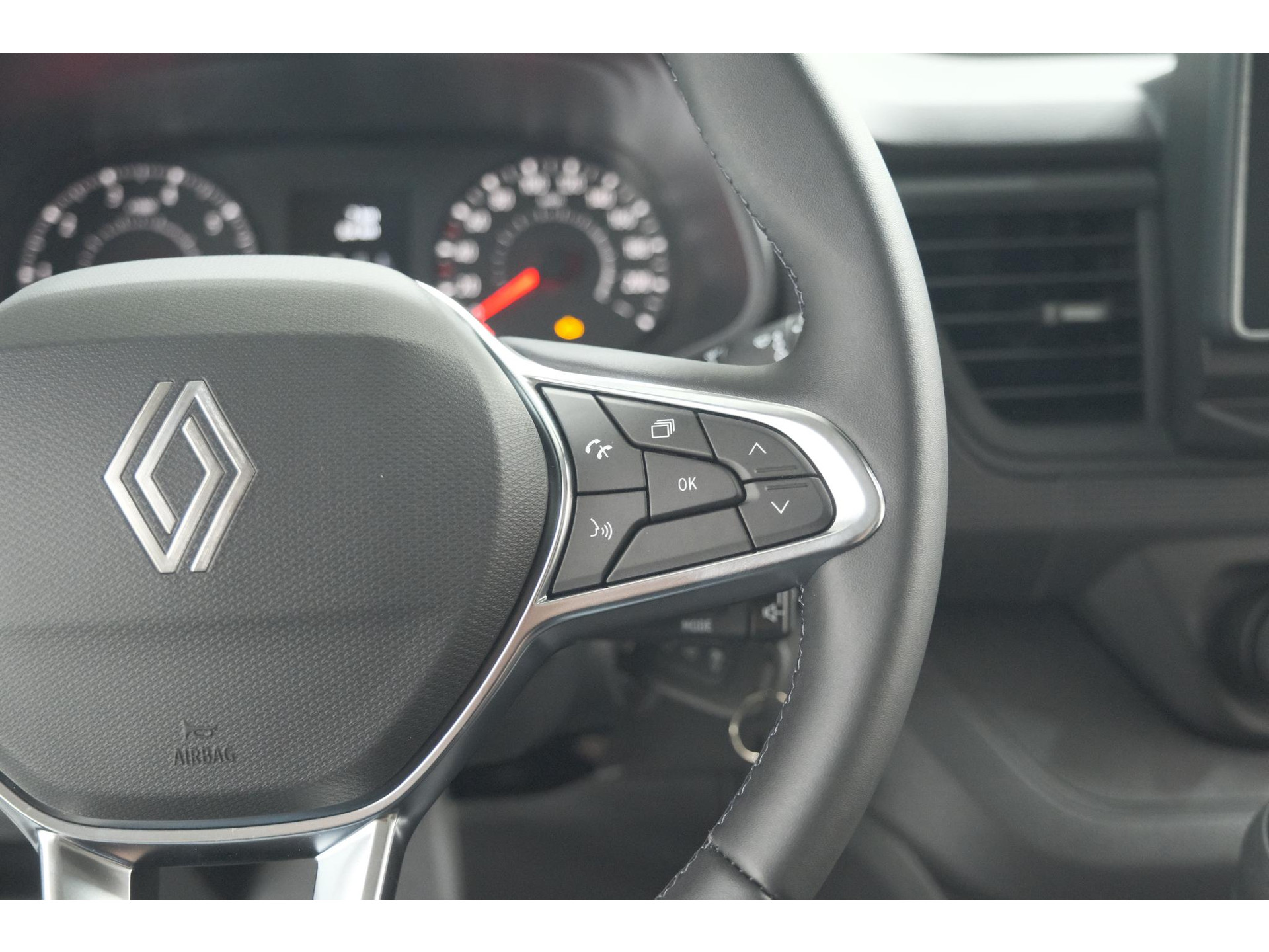 Renault Trafic 2.0 Blue dCi 130 T30 L2H1 Advance | Camera | Apple Carplay | Parkeersensoren