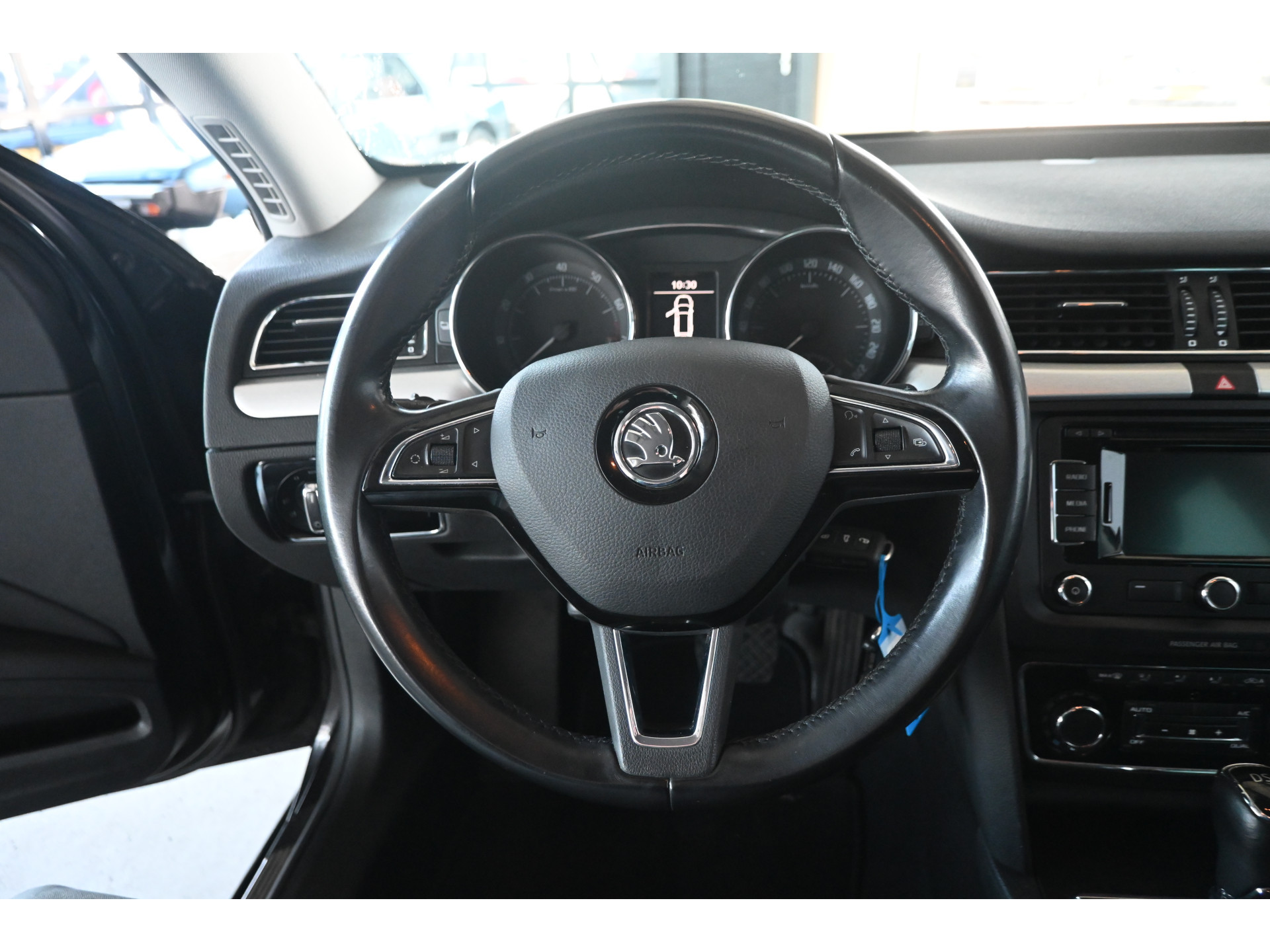 ŠKODA Superb Combi 1.8 TSI Ambition Automaat Clima Navigatie Cruise Control Trekhaak Inruil Mogelijk!