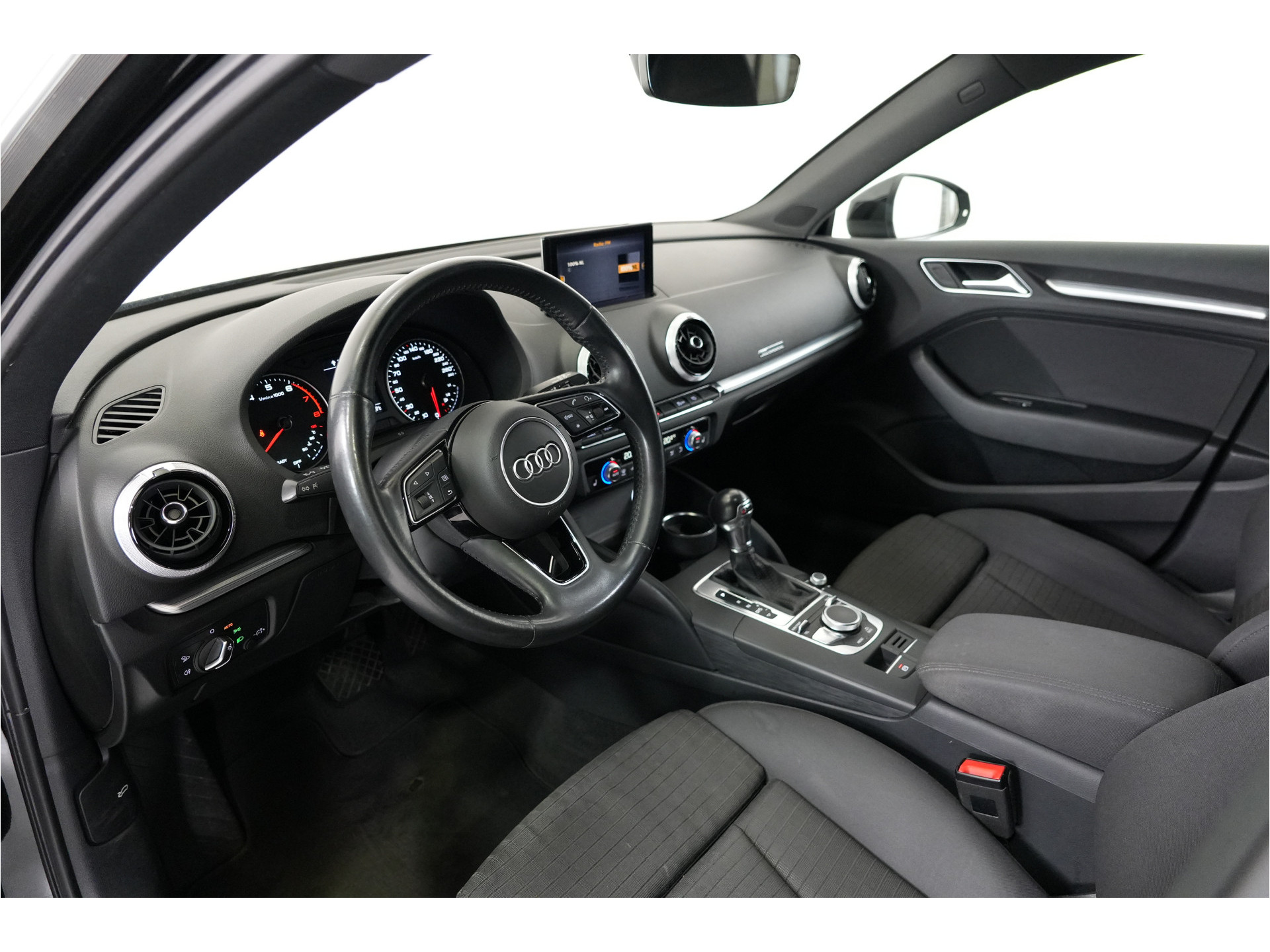 Audi A3 Sportback 35 TFSI CoD Design Pro Line Plus | Trekhaak | Stl. verw. | Climate | PDC | LED |