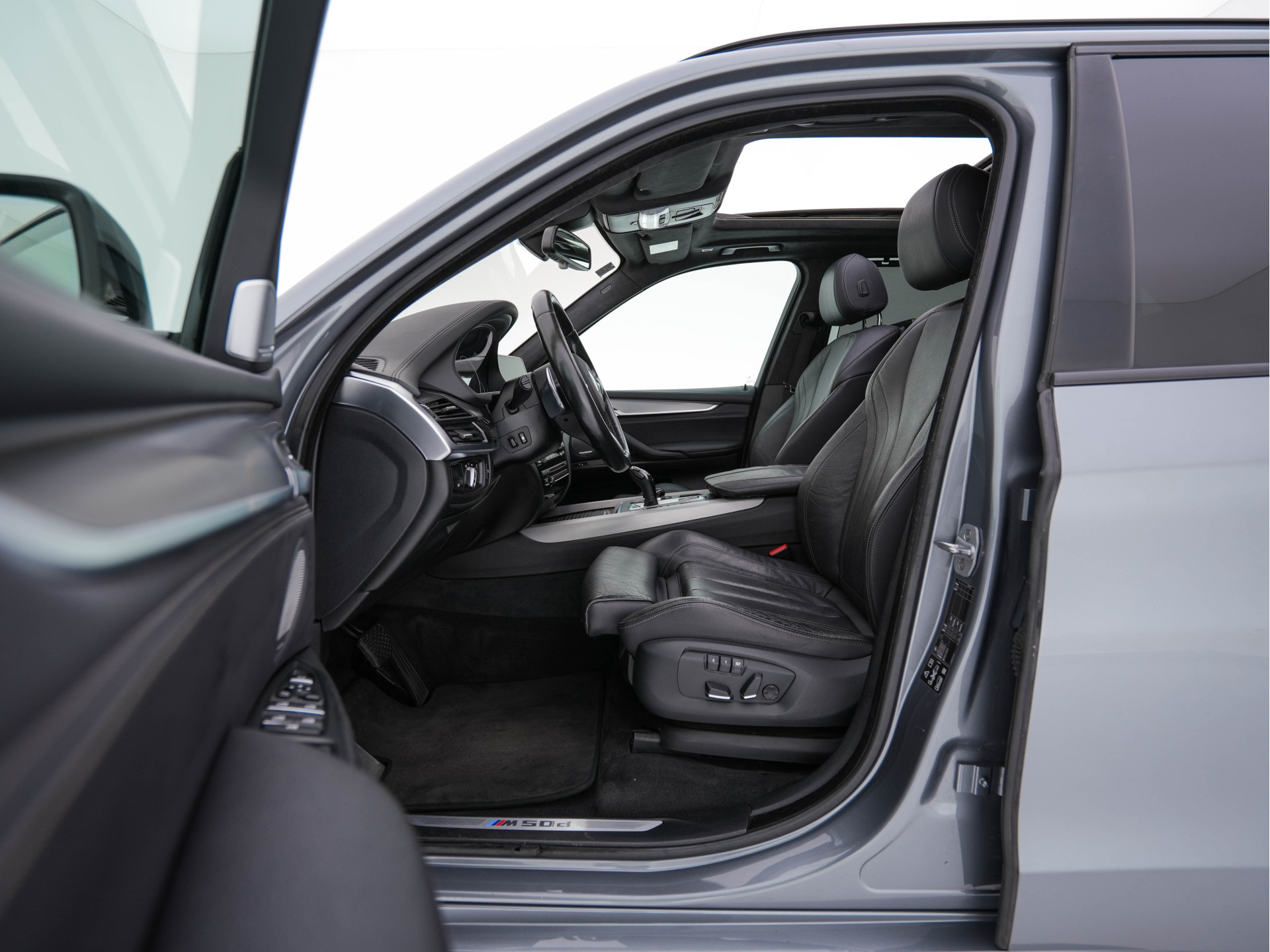 BMW X5 M50d M-Aerodinamica Aut. *PANO | HEAD-UP | LEATHER | ADAPTIVE-CRUISE | SOFT-CLOSE | BANG&OLUFSEN | TOP-VIEW | BLINDSPOT | NIGHT-VISION | MEMORY-PACK | DIGI-COCKPIT | HEATED-COMFORTSEATS | NAVI-FULLMAP |