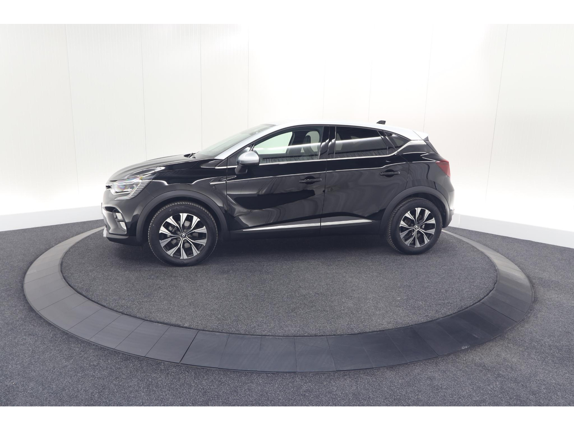 Renault Captur 1.6 E-Tech full hybrid 145 techno | Pack Full Screen | Camera | Navigatie | Allseason Banden