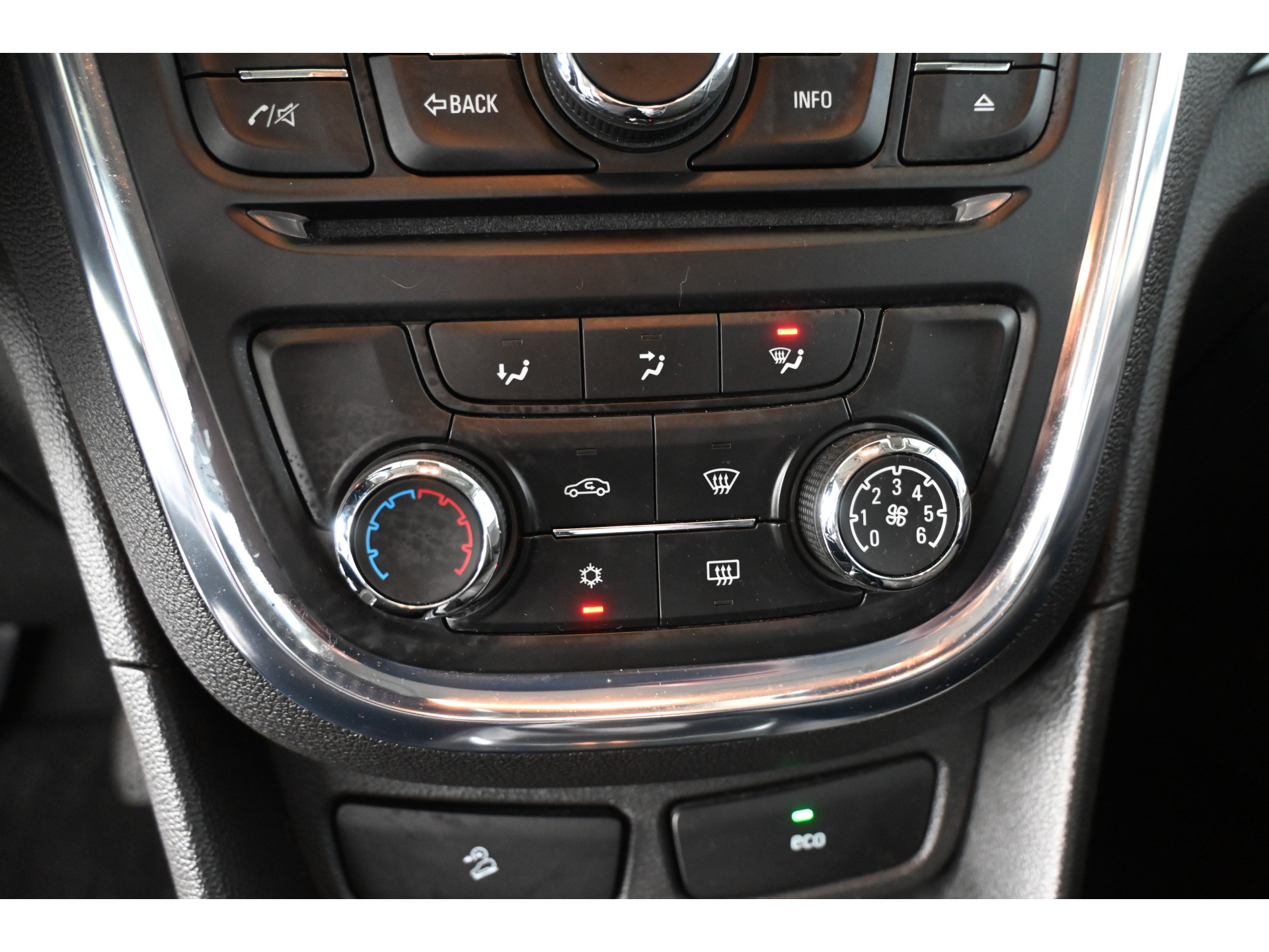 Opel Mokka 1.6 Selection Airco Cruise Control Trekhaak Goed Onderhouden! Inruil Mogelijk!