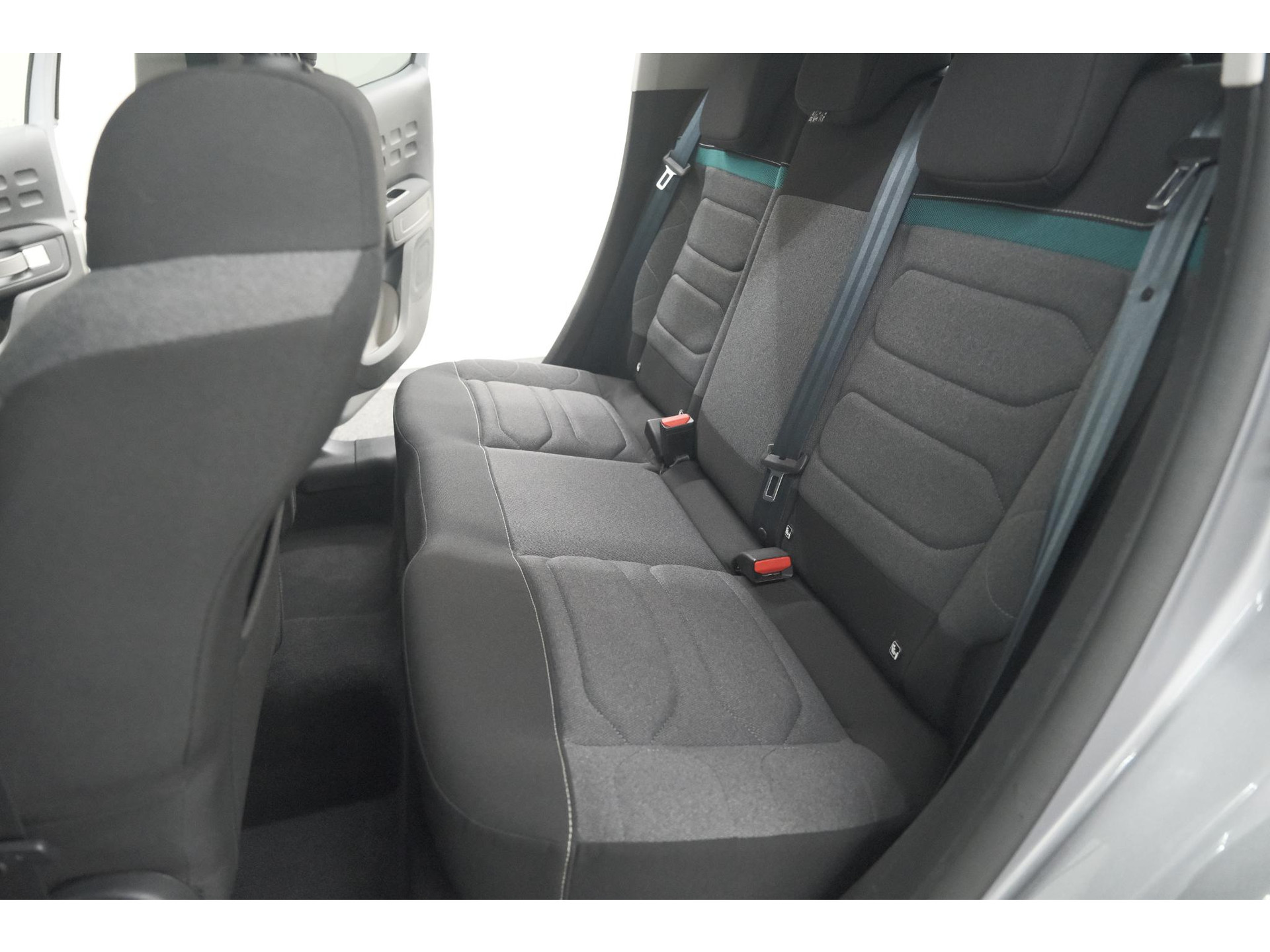 Citroen C3 PureTech 110 EAT6 Shine | Camera | Navigatie | Parkeersensoren | Apple Carplay | 17 Inch Lichtmetalen Velgen