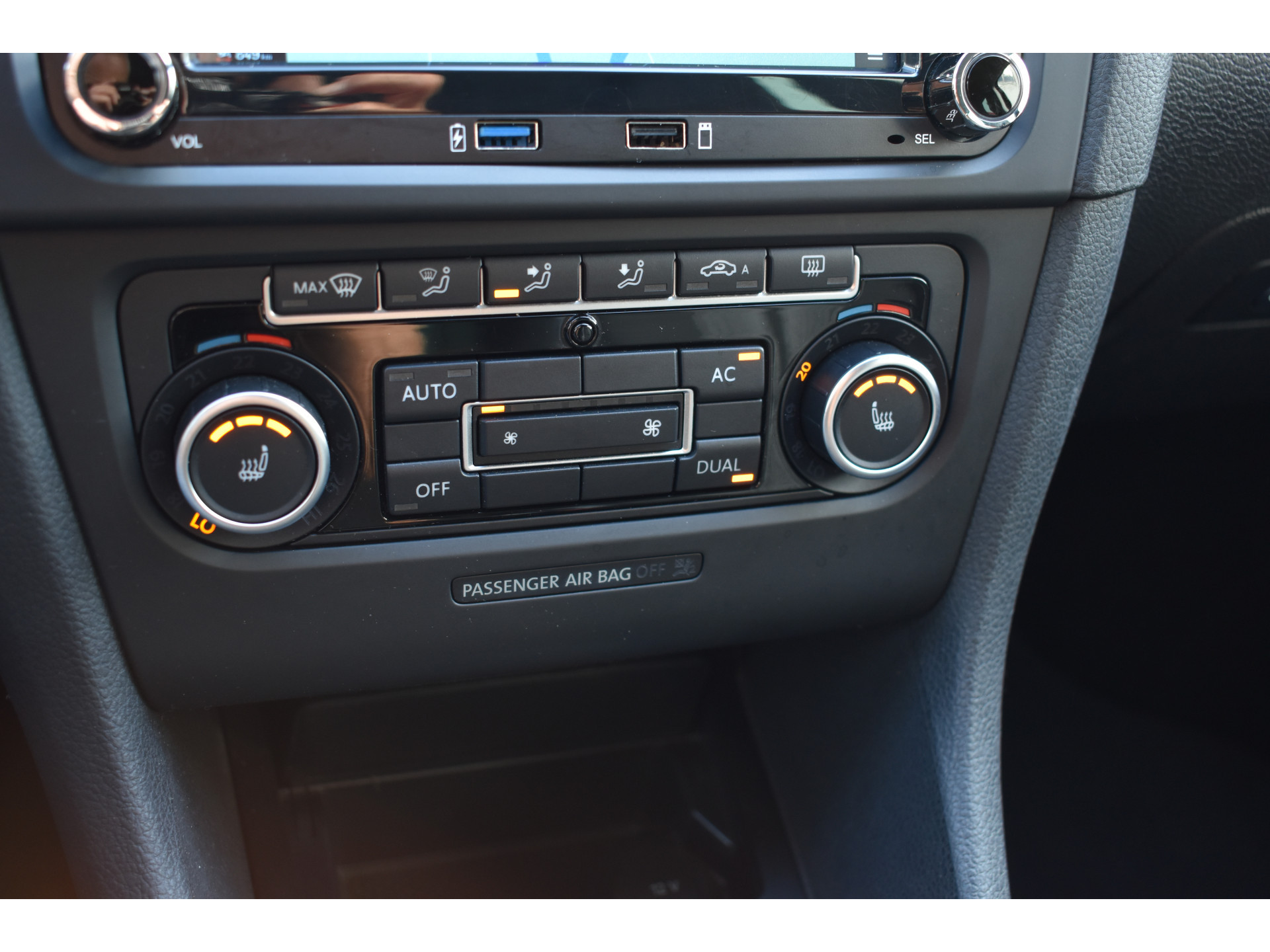 Volkswagen Golf 1.4 TSI Highline R-pakket Navi Stoelverwarming