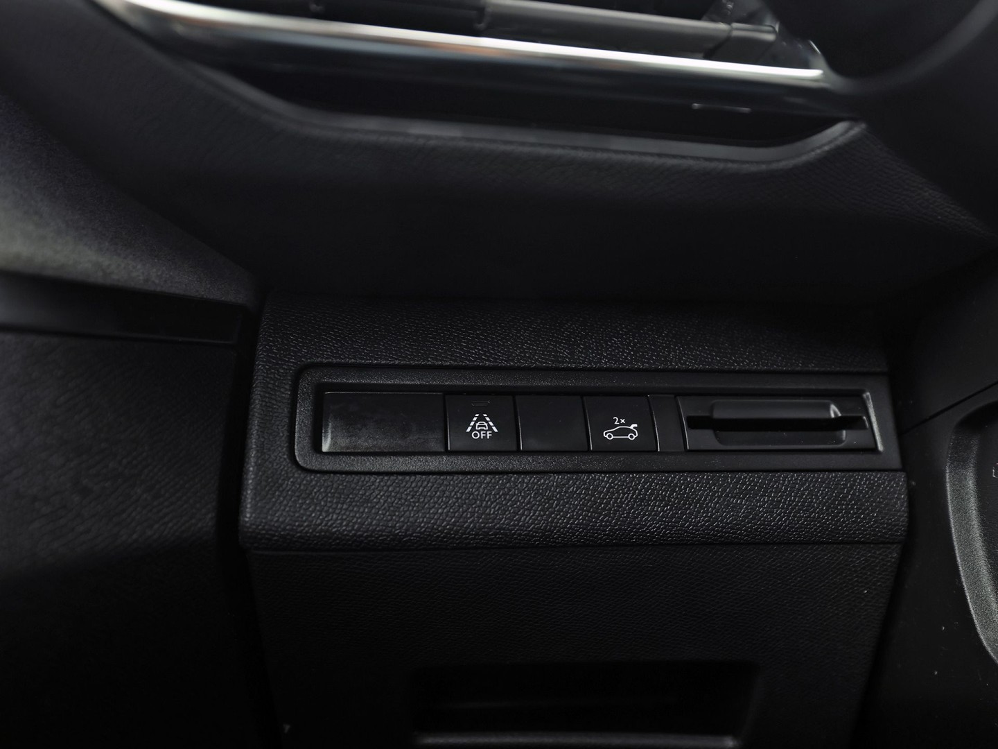 Peugeot 3008 1.2 PureTech GT Line (PANORAMADAK, APPLE CARPLAY, GROOT NAVI, LEDER, STOELVERWARMING, SPORTSTOELEN, GETINT GLAS, KEYLESS, NIEUWSTAAT)