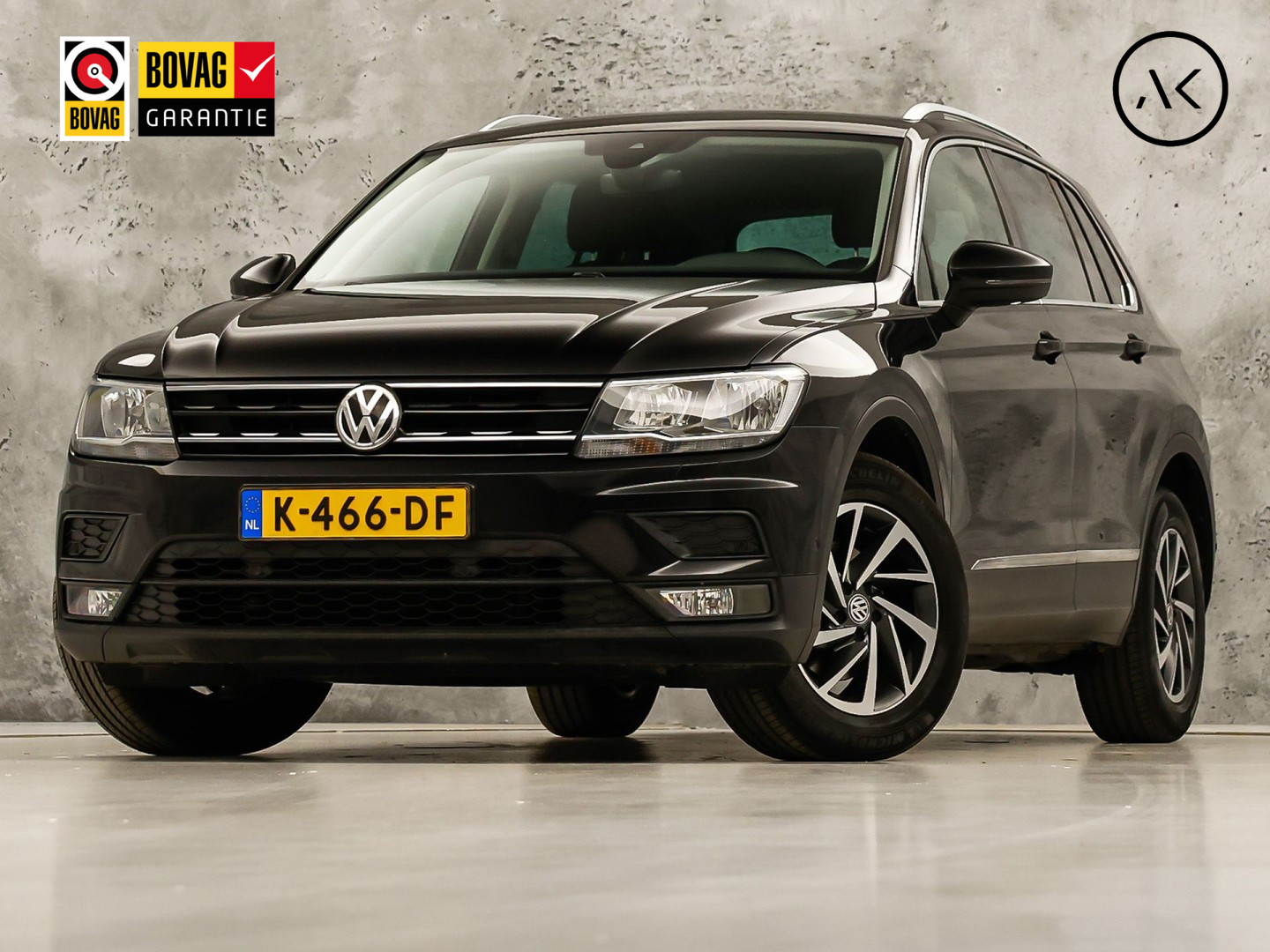 Volkswagen Tiguan 1.5 TSI ACT Highline 150Pk Automaat (VIRTUAL COCKPIT, APPLE CARPLAY, GROOT NAVI, CAMERA, STOELVERWARMING, SPORTSTOELEN, GETINT GLAS, ADAPTIVE CRUISE, NIEUWSTAAT)