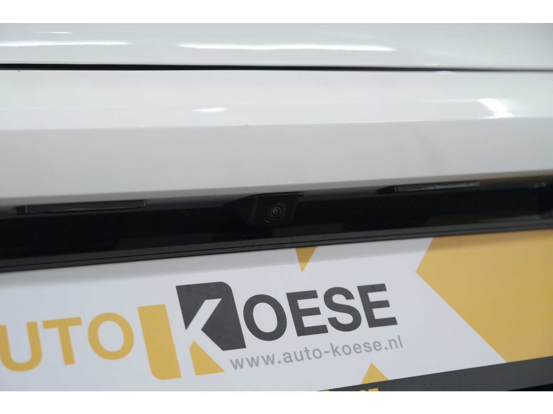 Peugeot 208 PureTech 100 GT | Camera | Navigatie | Sfeerverlichting | Apple Carplay | Parkeersensoren