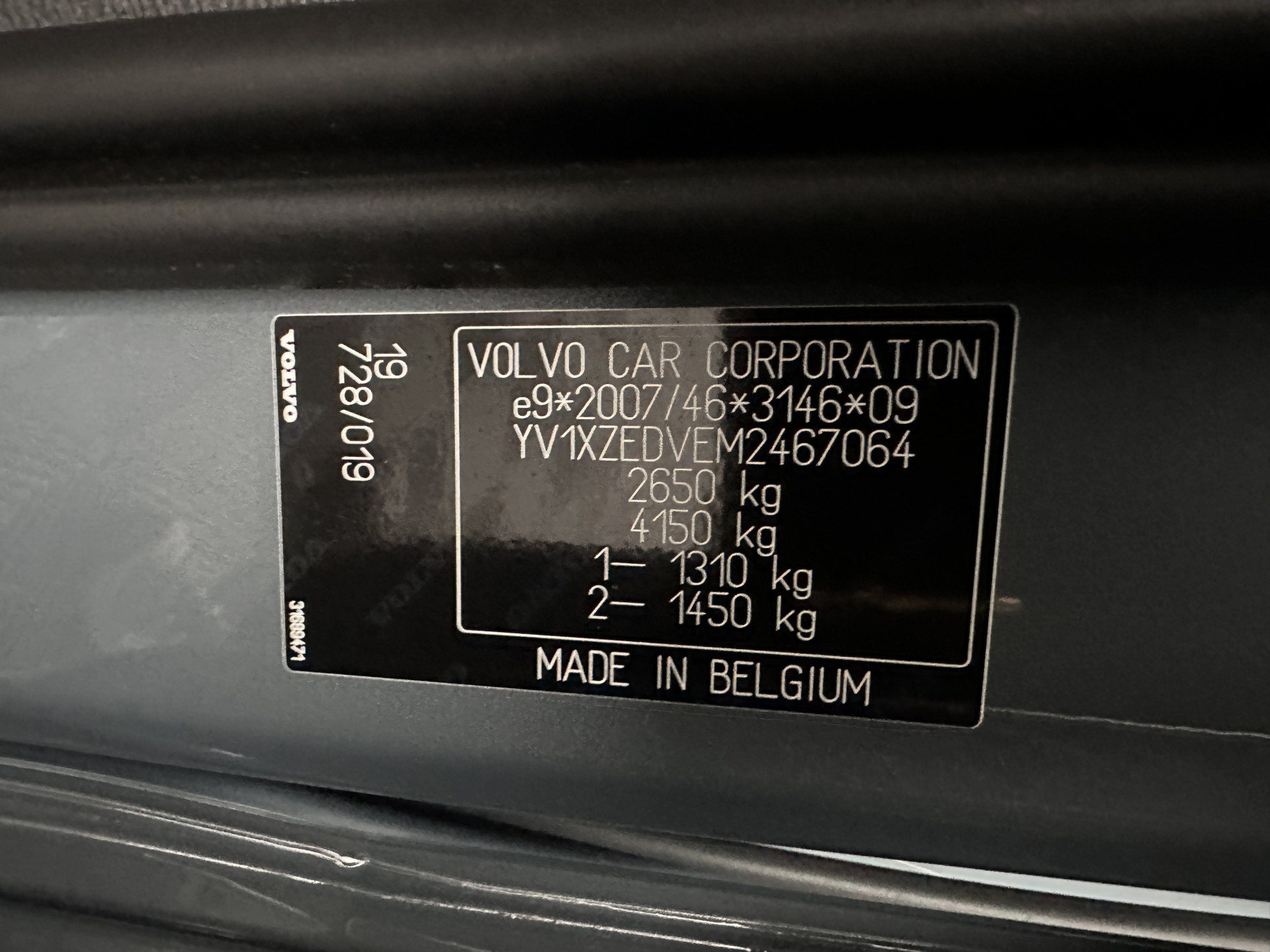 Volvo XC40 Recharge P8 AWD R-Design [ 3-Fase-11kW ] {SOH-90%} (INCL-BTW) Aut. *PANO | LEATHER-ALCANTARA | ADAPTIVE-CRUISE | DIGI-COCKPIT | FULL-LED | HARMAN/KARDON | TOPVIEW | NAVI-FULLMAP | ECC | PDC | KEYLESS | HEATED-SPORTSEATS | TOWBAR | 20''ALU*