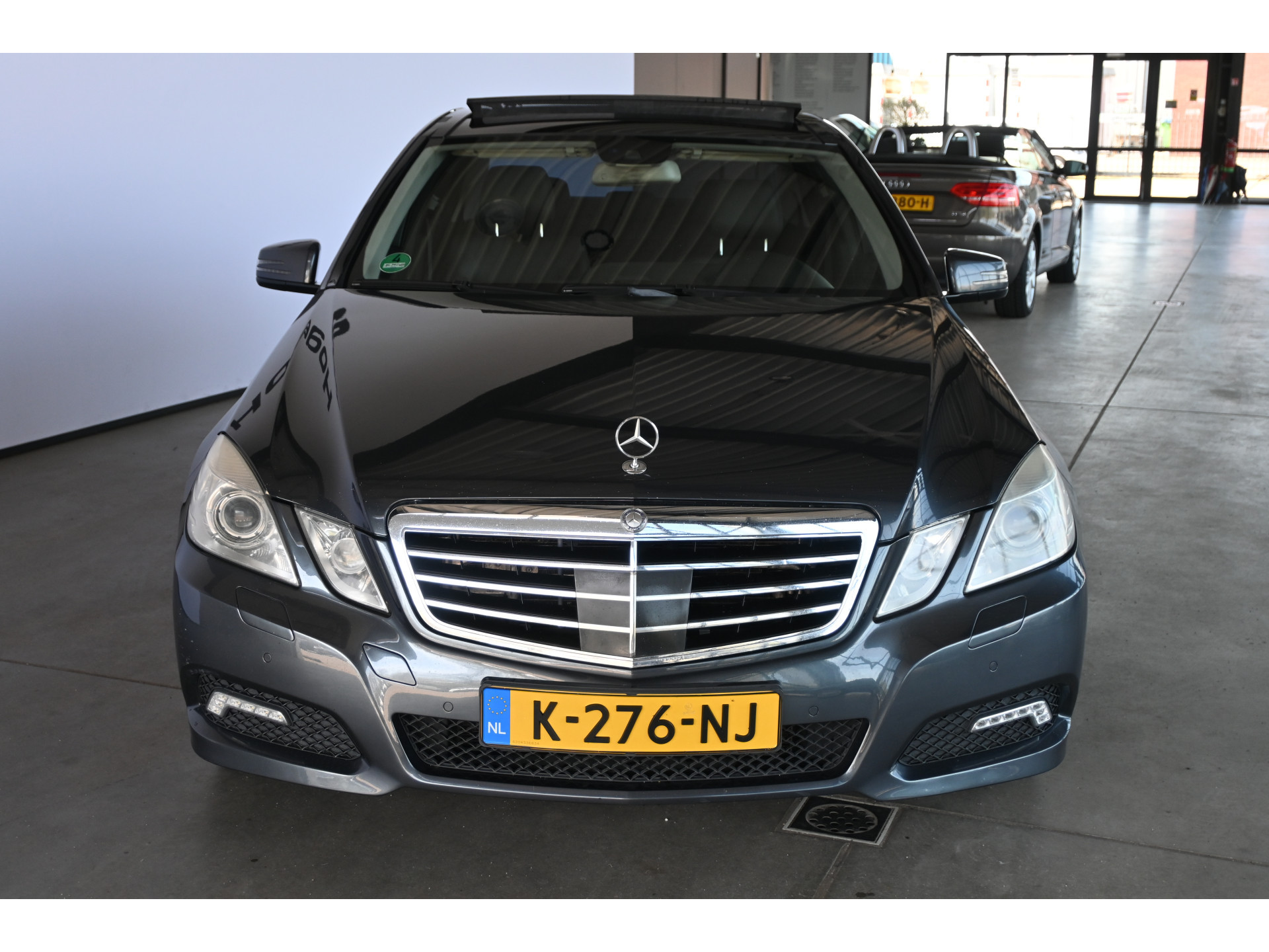 Mercedes-Benz E-klasse 500 Elegance V8 Automaat Clima Panoramadak Trekhaak PDC Stoelverwarming Cruise control Goed Onderhouden! Inruil Mogelijk!