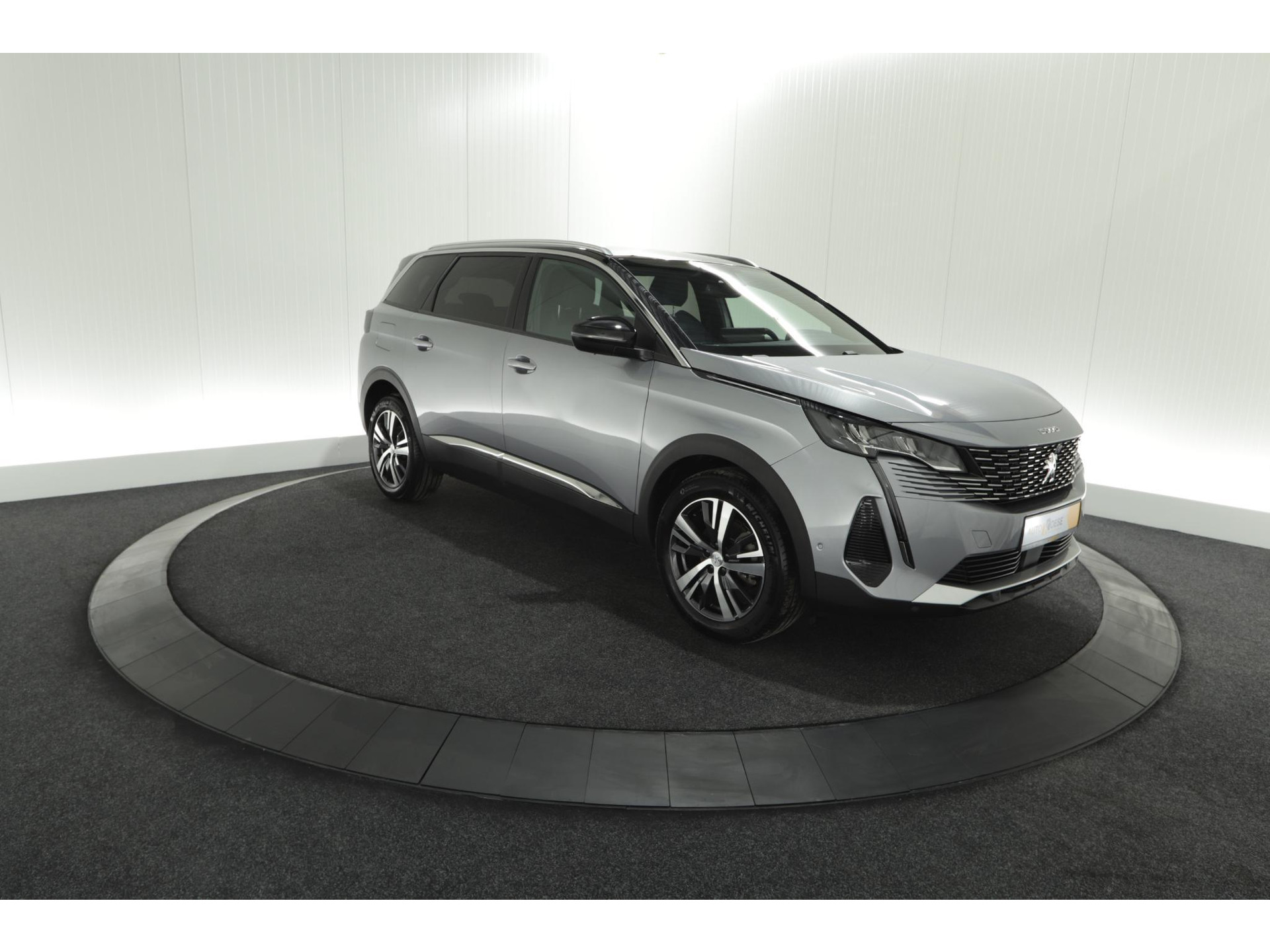 Peugeot 5008 PureTech 130 EAT8 Allure Pack Business | 7 Zitplaatsen | Camera | Dodehoekdetectie | Navigatie | Elektronische Achterklep