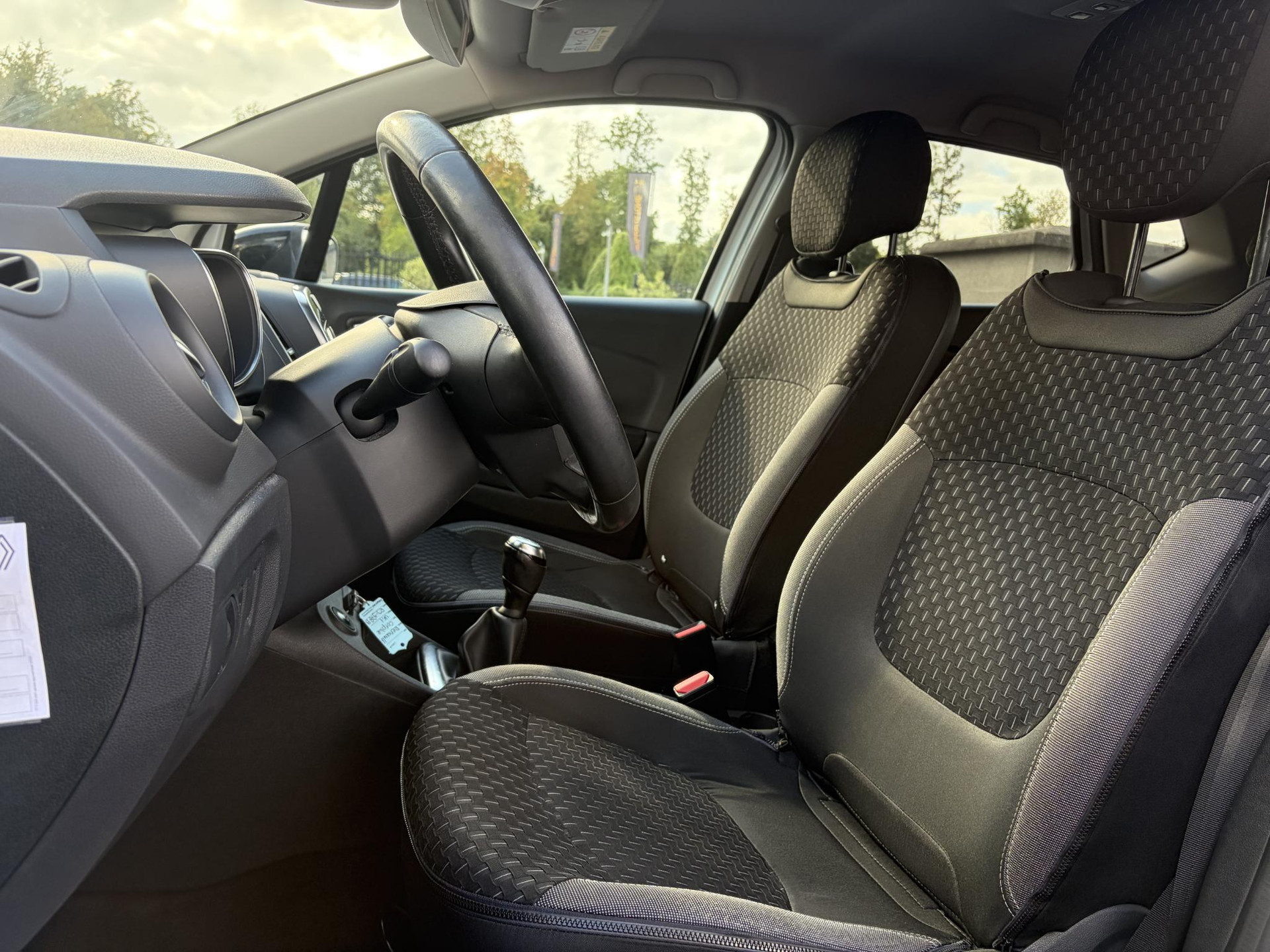 Renault Captur 0.9 TCe Intens ✓1e Eigenaar✓Camera ✓Keyless✓Airco✓Cruise✓Dealer Onderhouden✓LED koplampen✓Dodehoeksensor✓17'' Lm velgen✓Pdc V+A✓N.A.P✓Bj 12-2017✓Apk tot 01-2027
