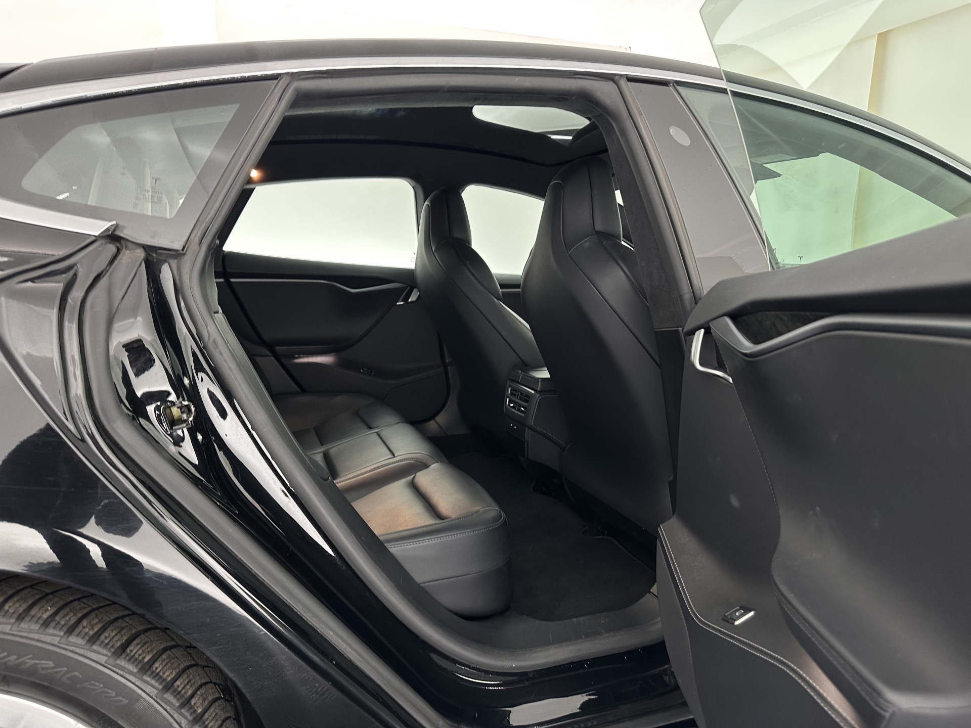 Tesla Model S 75D Base AWD [ 3-Fase-17kW ] {SOH-85%} (INCL-BTW) Aut. *PANO-WINDOW | LEATHER | AIR-SUSPENION | FULL-LED | NAVI-FULLMAP | KEYLESS | MEMORY-PACK | HEATED-COMFORTSEATS | DIGI-COCKPIT | CARBON-INLAY | AUTO-PILOT | 19"ALU*