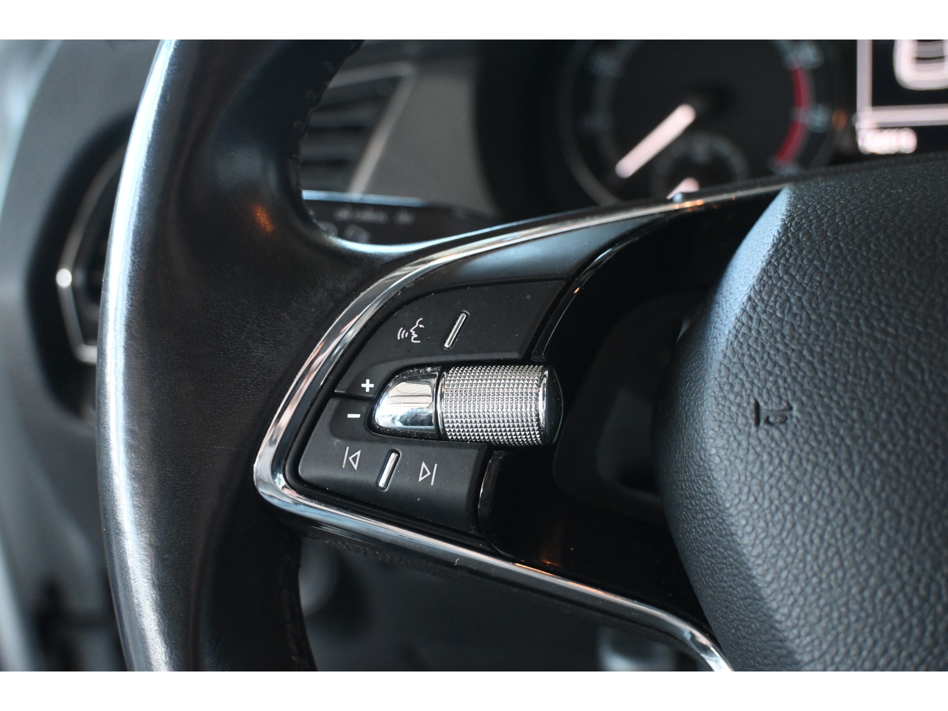 ŠKODA Fabia Combi 1.0 TSI Business Edition Airco Navigatie LED Cruise Control 1e Eigenaar Rijklaarprijs! Inruil Mogelijk!