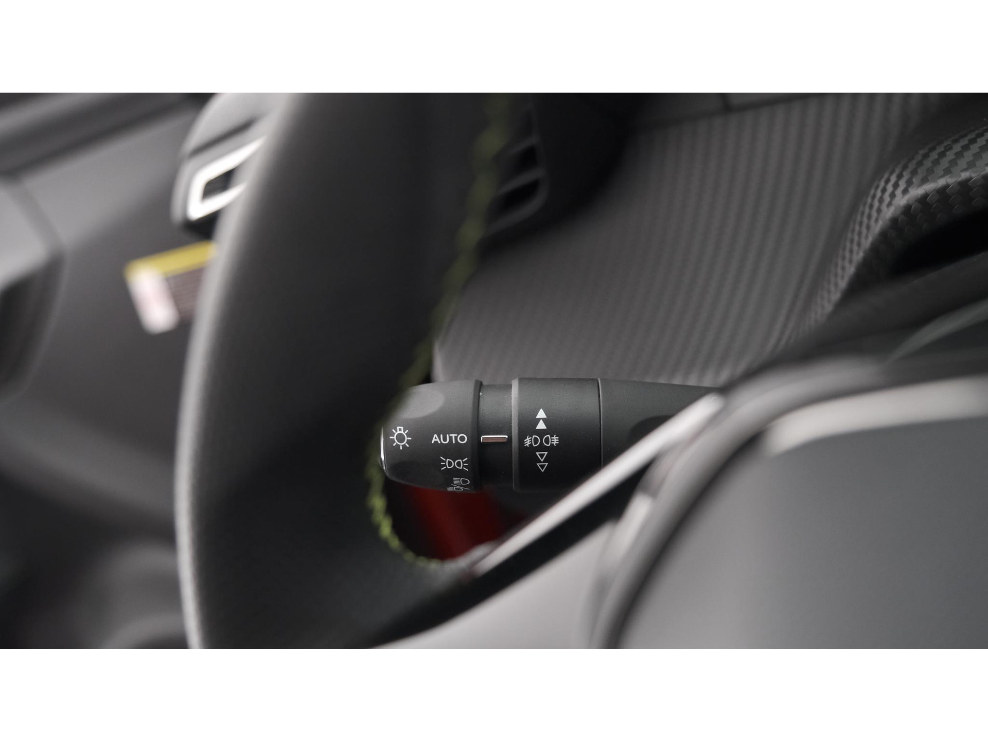 Peugeot 2008 PureTech 130 GT | Camera | Dodehoekdetectie | Navigatie | Parkeersensoren | Stoelverwarming