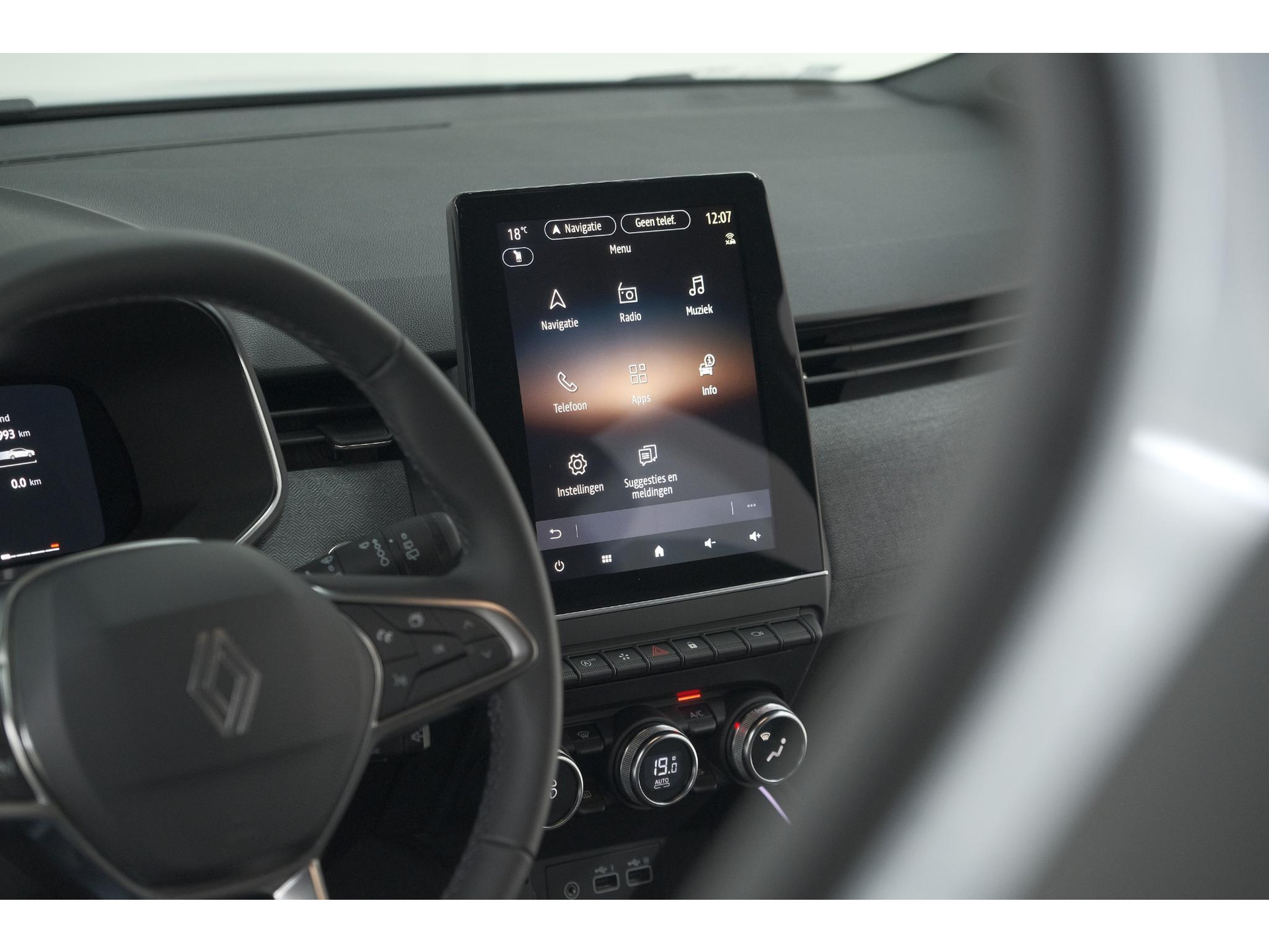 Renault Clio TCe 90 GPF techno | 360 Camera | Adaptieve Cruise Control | Navigatie | 9.3 Inch Groot Scherm