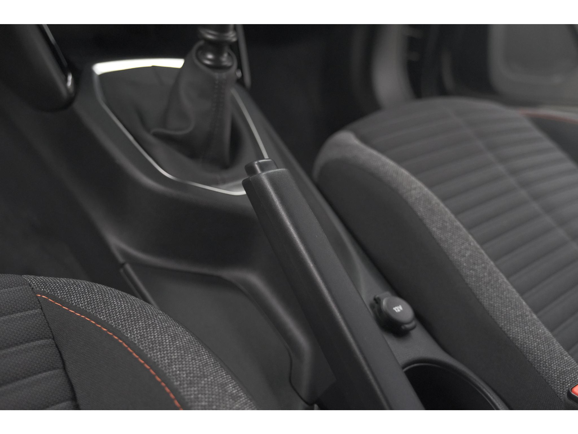 Peugeot 2008 PureTech 130 Active | Camera | Apple Carplay | Parkeersensoren | Stoelverwarming