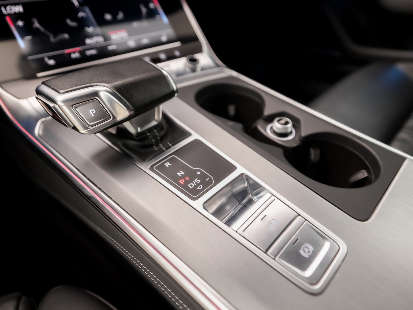Audi A6 Avant 55 TFSI quattro S-Line 340Pk Automaat (PANORAMADAK, 6 CILINDER, BANG&OLUFSEN, HEAD-UP DISPLAY, NAPPA LEDER, MEESTURENDE ACHTERAS, CAMERA, STOELVERWARMING, SFEERVERLICHTING, ADAPTIVE CRUISE, MATRIX LED, NIEUWSTAAT)