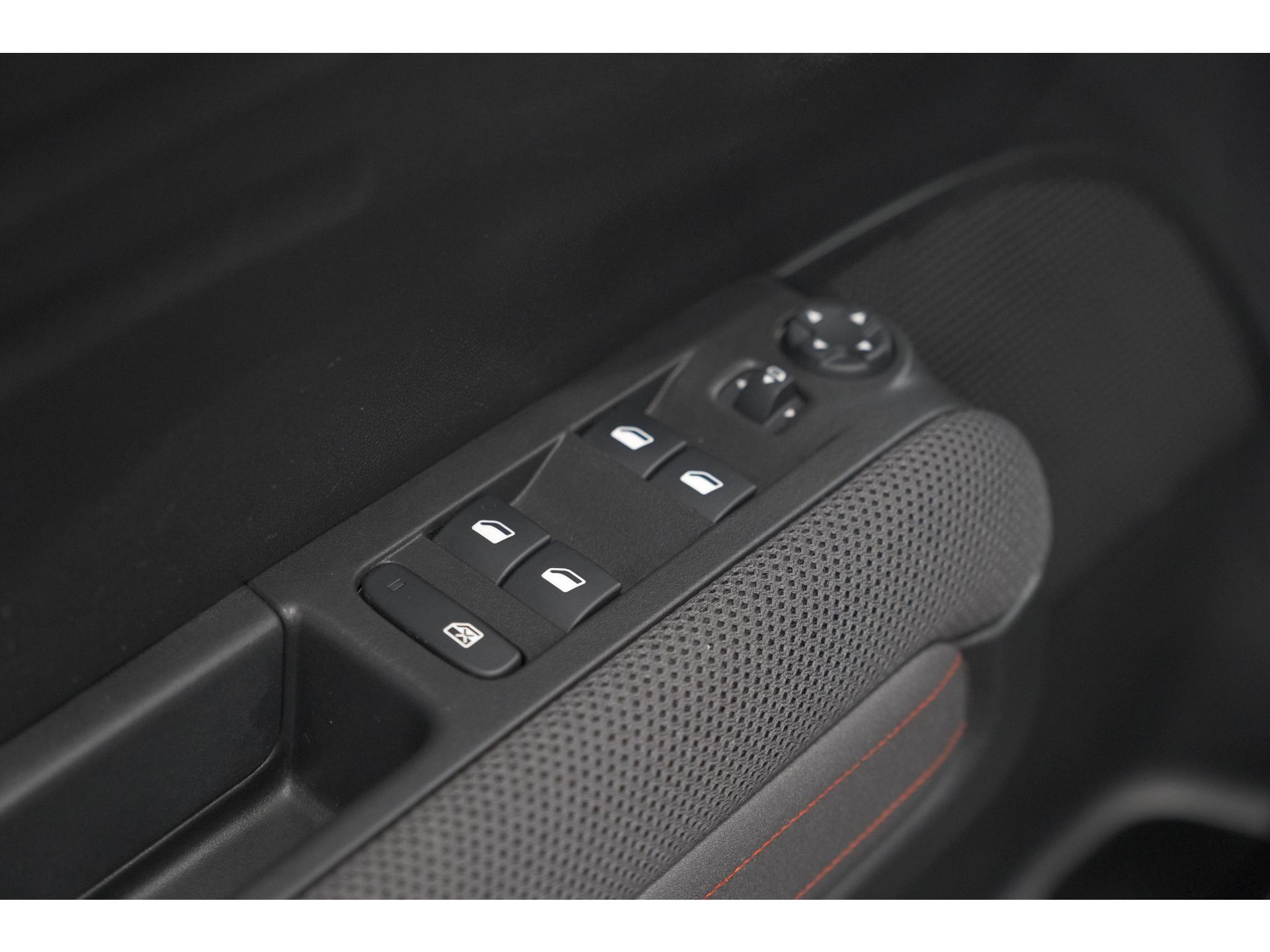 Citroen C3 Aircross PureTech 110 S&S Business | Schuif-/Kanteldak | Camera | HIFI Audiosysteem | Dodehoekdetectie