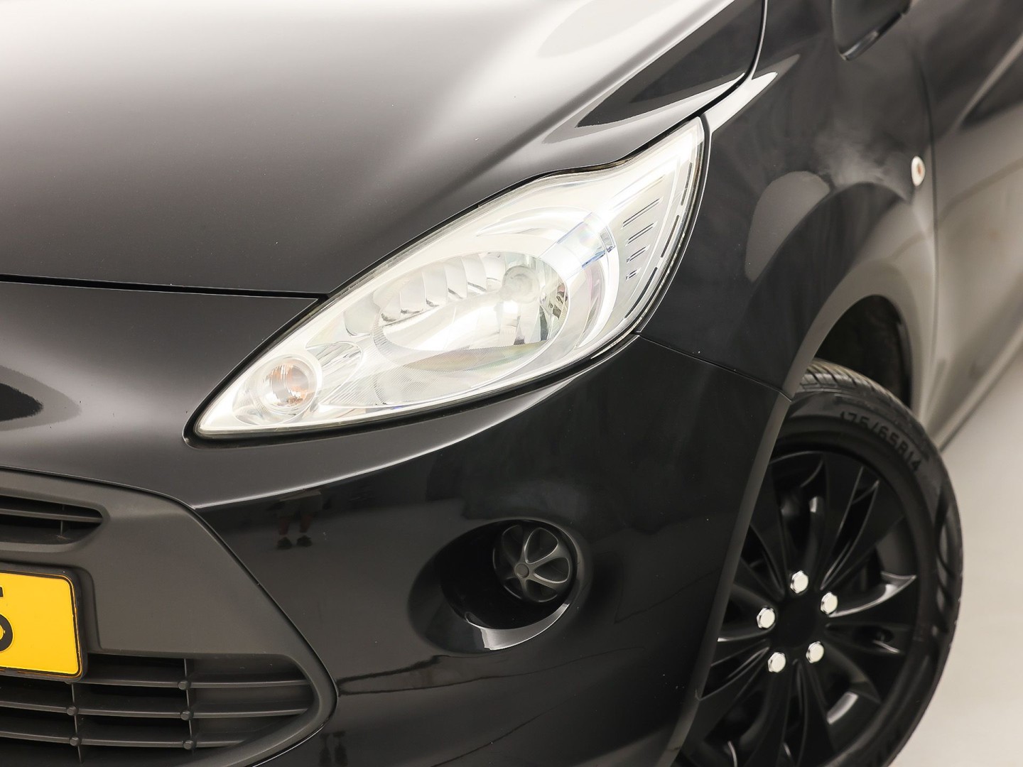 Ford Ka 1.2 Cool & Sound (AIRCO, ELEK RAMEN, SPORTSTOELEN, NIEUWE APK, NIEUWSTAAT)