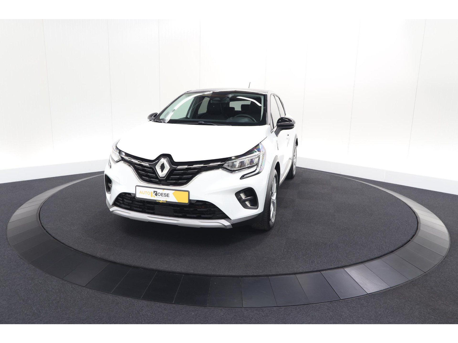 Renault Captur 1.6 E-Tech Hybrid 145 Intens | Trekhaak | Camera | Stoelverwarming | Navigatie