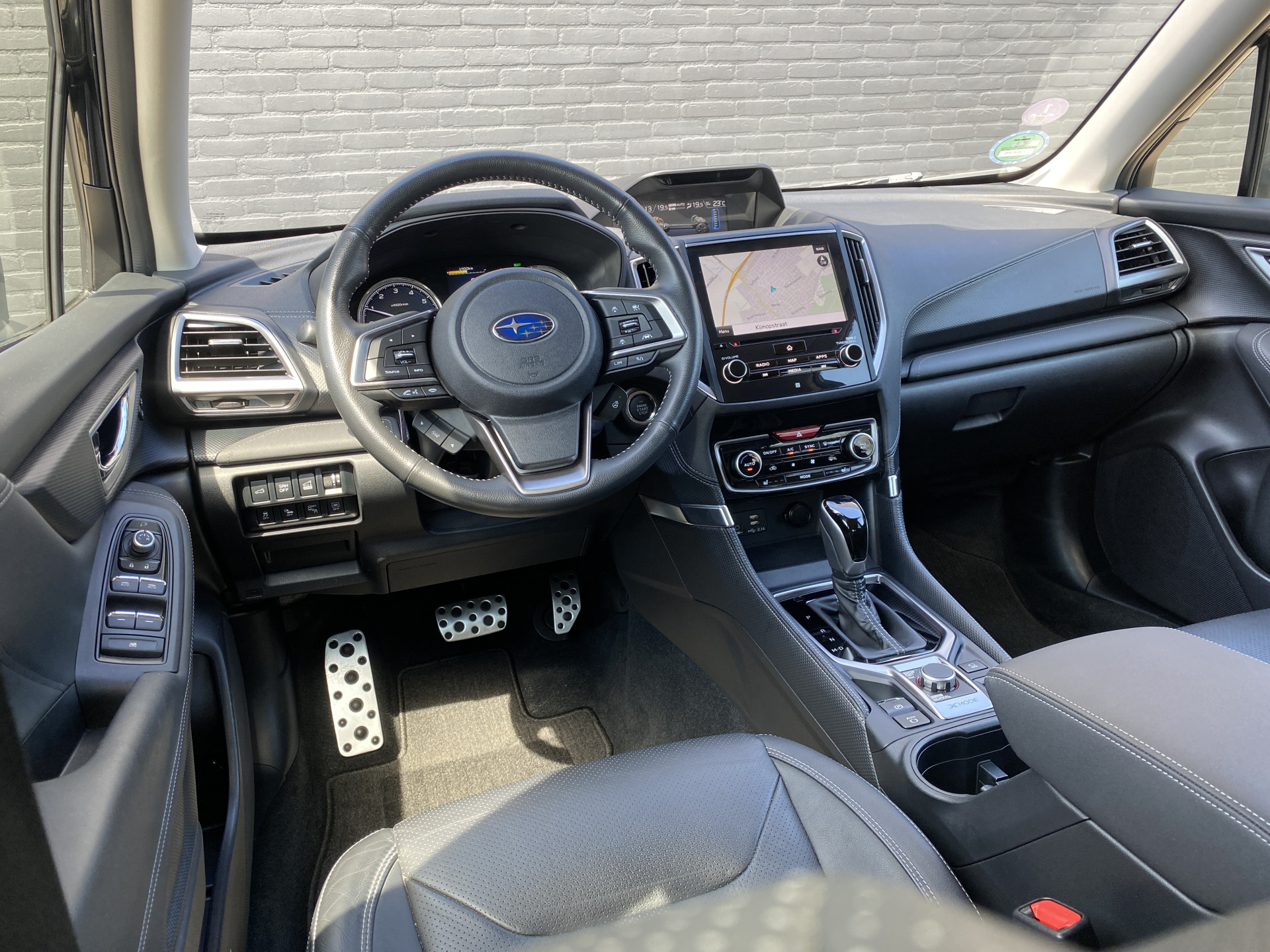 Subaru Forester 2.0i e-BOXER Luxury AUT. | dealer onderh. | leder interieur | trekhaak | adapt. cruise | carplay | memory seat