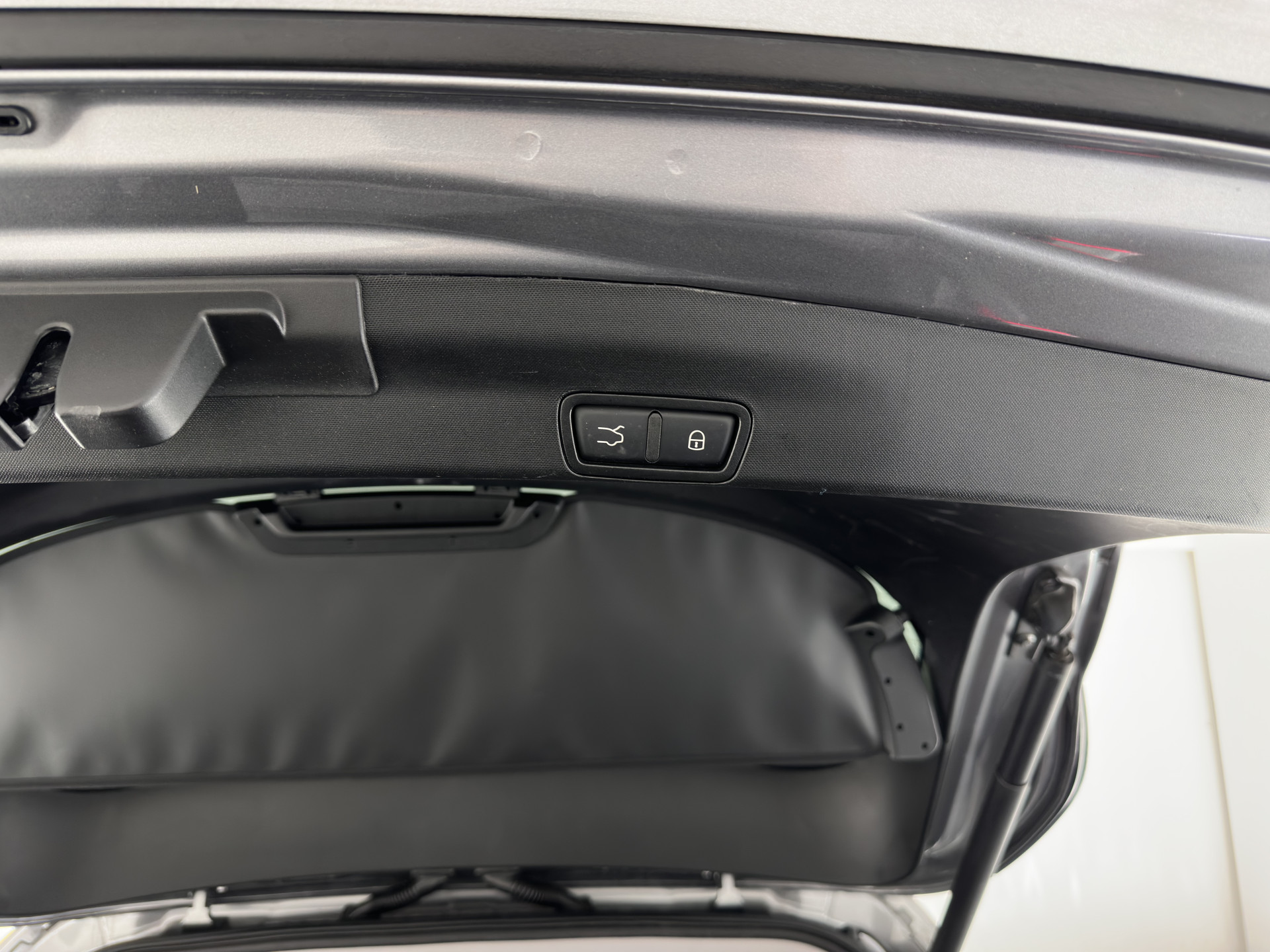 Alfa Romeo Stelvio 2.0 T Veloce AWD B-Tech Business Edition Aut. *PANO | LEATHER | XENON | ADAPTIVE-CRUISE | MEMORY-PACK | BLIND-SPOT | HEATED-SPORTSEATS | CAMERA | DAB+ | KEYLESS | SHIFT-PADDLES | PRIVACY-GLASS | NAVI-FULLMAP | TOWBAR | 20''