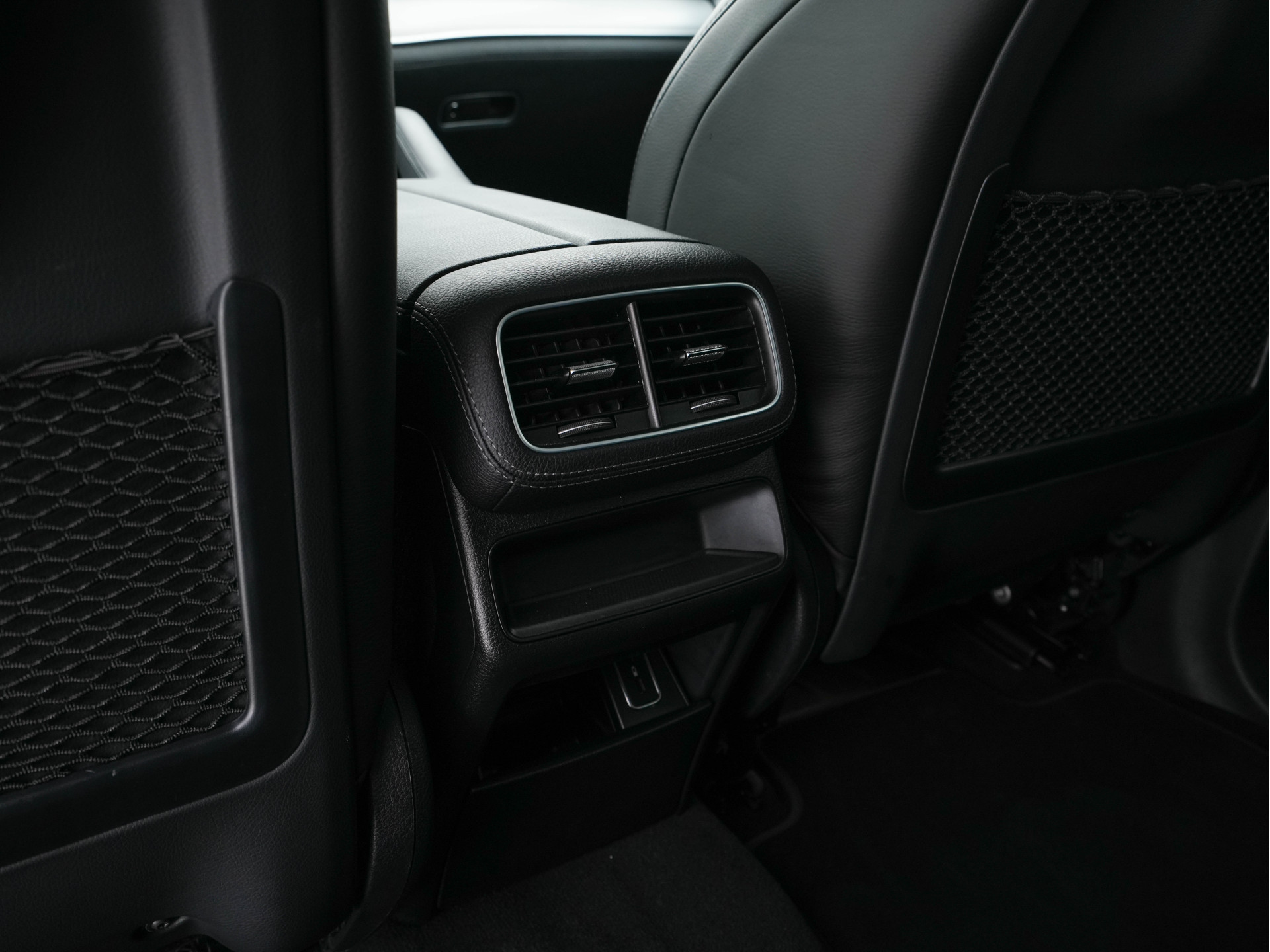 Mercedes-Benz GLE-klasse 350 de 4MATIC AMG-Line Premium (Plug-in) (INCL-BTW) *LEATHER | BURMESTER-AUDIO | FULL-LED | WIDESCREEN-COCKPIT | AMBIENT-LIGHT | NAVI-FULLMAP | HEATED-SPORTSEATS | DAB | SHIFT-PADDLES | PRIVACY-GLASS | CAMERA | 20"ALU*