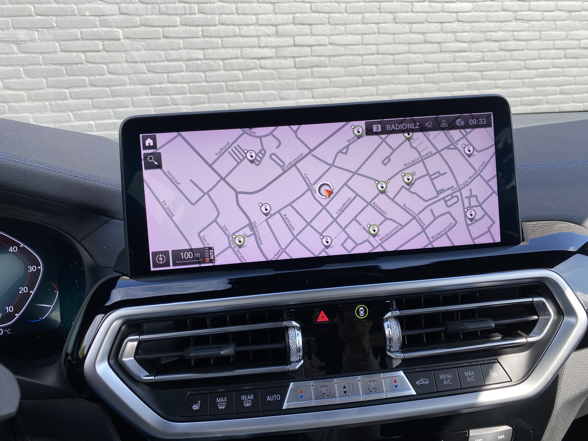 BMW iX3 M Sport High Executive 80 kWh | 1e eigenaar | dealer onderhouden | panoramadak | leder interieur | SOH accu 99.5%