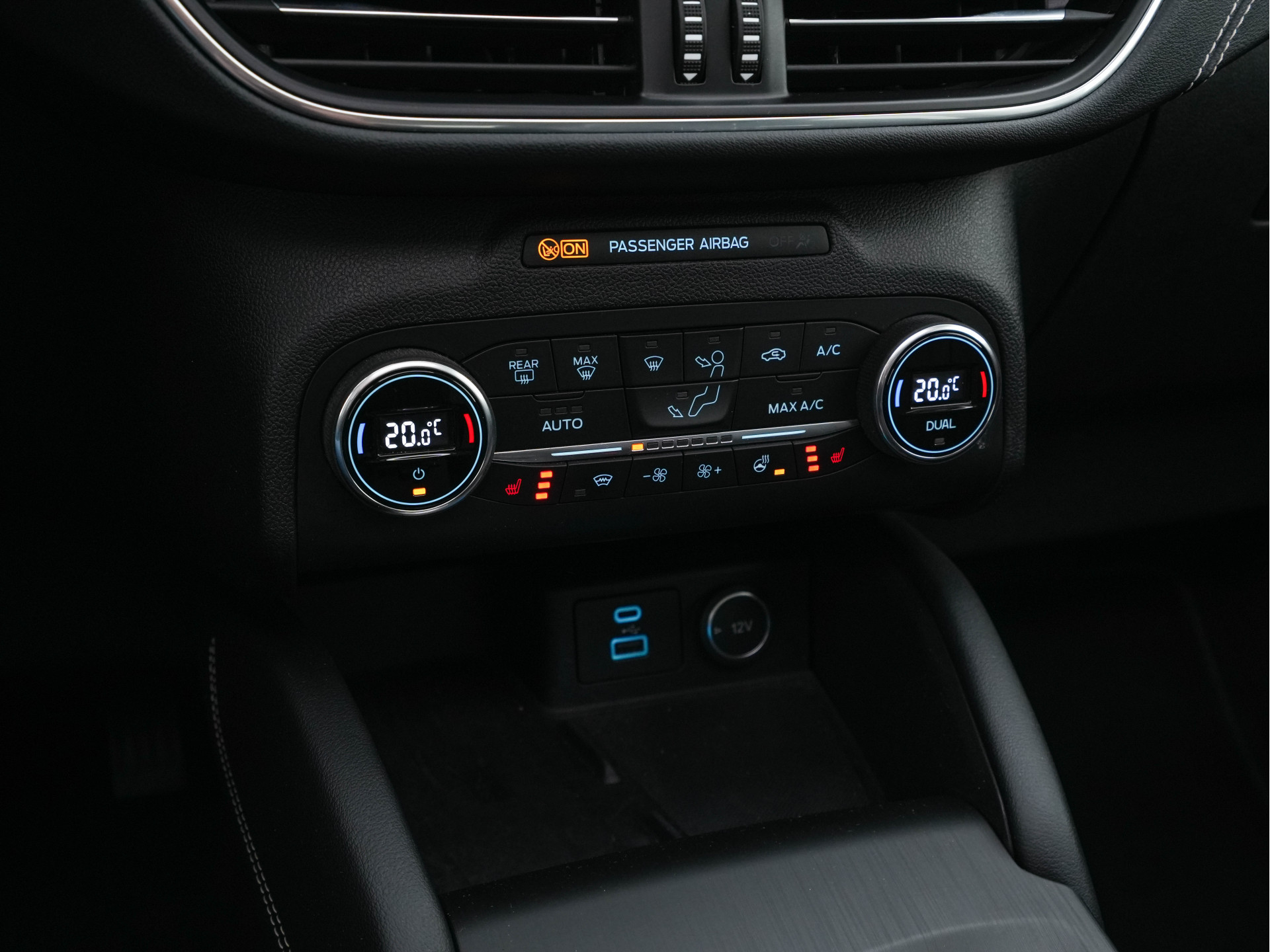 Ford Kuga 2.5 PHEV Vignale (Plug-In) (INCL-BTW) Aut. *PANO | LEATHER | DIGI-COCKPIT | FULL-LED | BANG/OLUFSEN-AUDIO |  HEAD-UP | KEYLESS | DAB | CARPLAY | NAVI-FULLMAP | MEMORY-PACK | HEATED-COMFORTSEATS | LANE-ASSIST | .