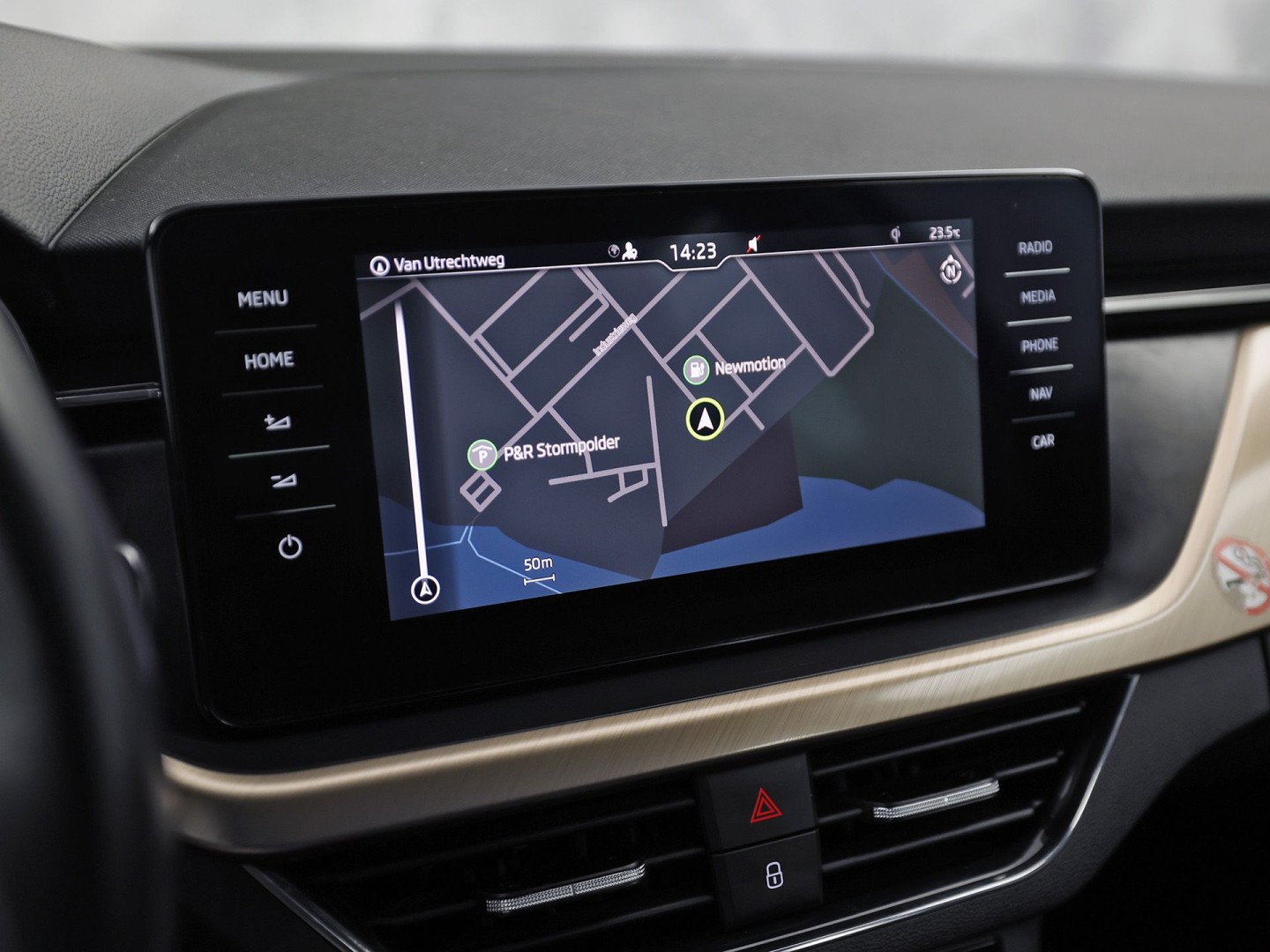 Škoda Scala 1.0 TSI Sport Automaat (GROOT NAVI, VIRTUAL COCKPIT, CLIMATE, APPLE CARPLAY, STOELVERWARMING, NIEUWE APK, NIEUWSTAAT)
