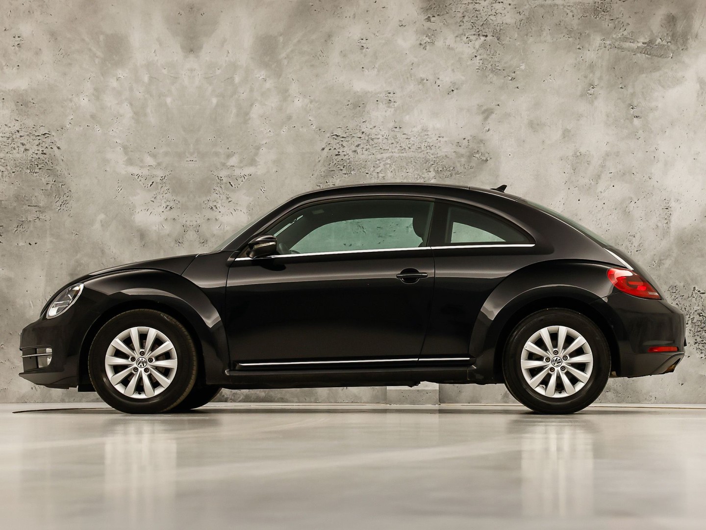Volkswagen Beetle 1.2 TSI Sport (NAVIGATIE, CLIMATE, STOELVERWARMING, SPORTSTOELEN, LM VELGEN, CRUISE, NIEUWSTAAT)