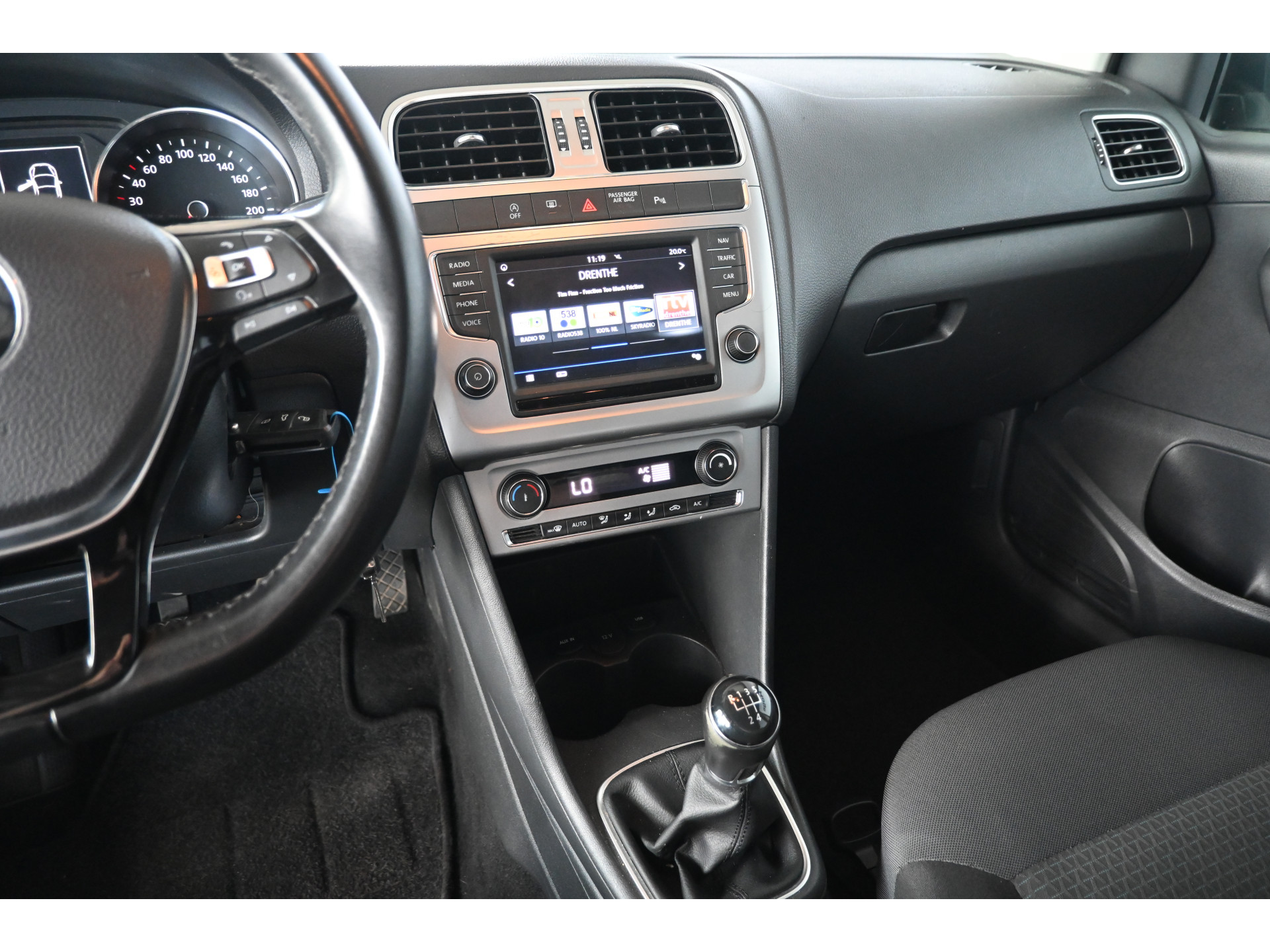 Volkswagen Polo 1.0 BlueMotion Edition Clima Navigatie Cruise Control Goed Onderhouden! Inruil Mogelijk!