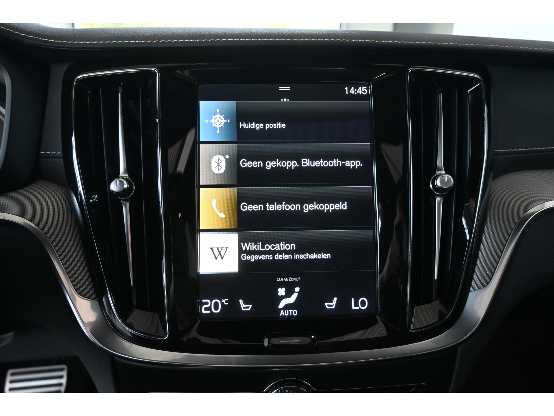 Volvo V60 2.0 T8 Plug-in hybrid AWD Plus Bright Panoramdak Stoelverwarming Carplay Led Adaptieve Cruise  Clima Lane Assist Camera 100% Onderhouden! Inruil Mogelijk!