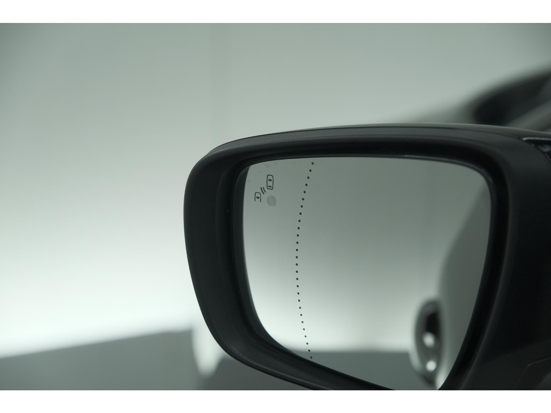 Renault Scénic 1.3 TCe 140 EDC Intens | Trekhaak | Camera | Head-Up Display | Dodehoekdetectie
