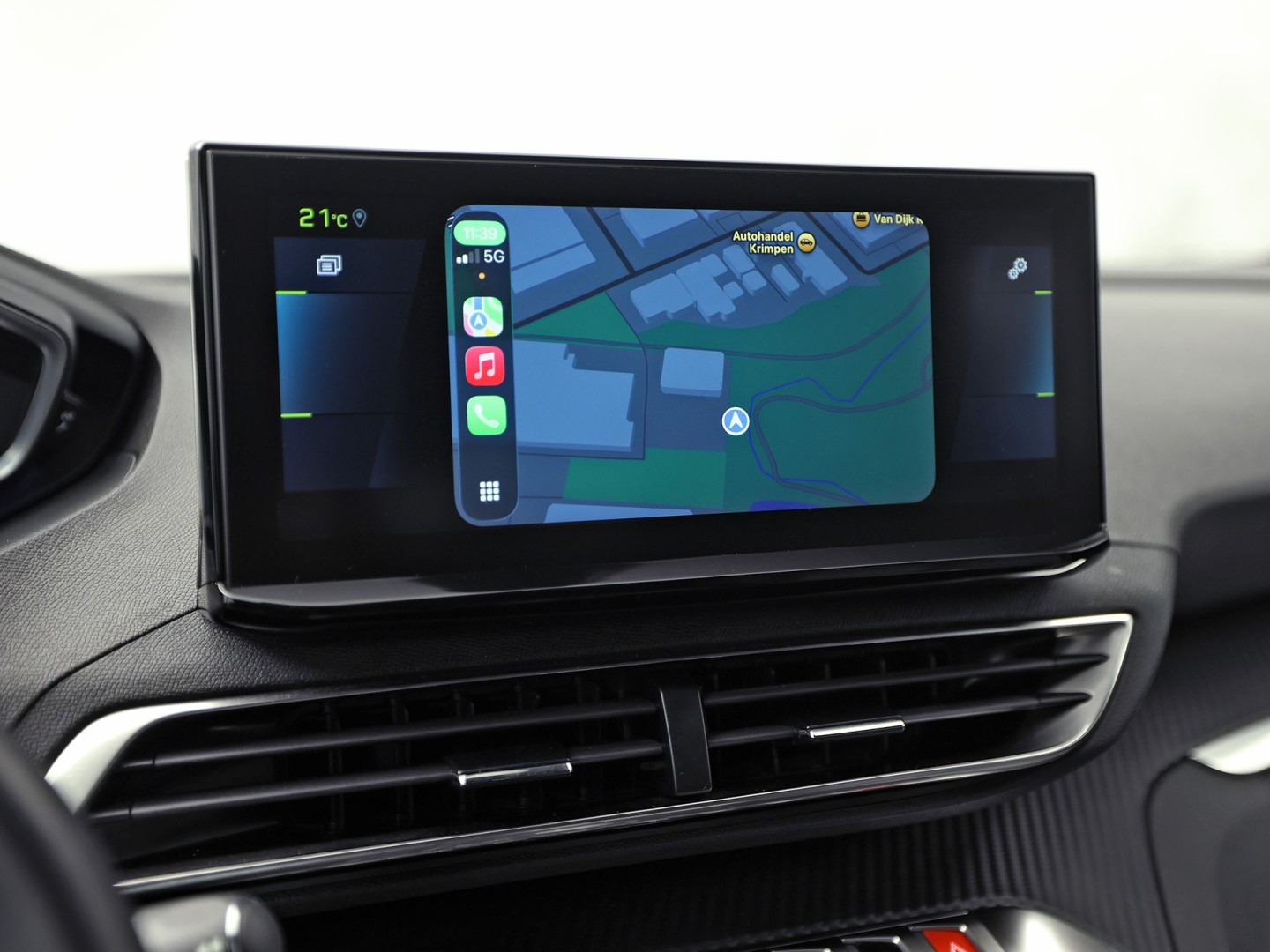 Peugeot 3008 1.6 HYbrid 225 Allure Sport 225Pk Automaat (APPLE CARPLAY, GROOT NAVI, 99% SOH, 360 CAMERA, LEDER, SPORTSTOELEN, ZWART HEMEL, GETINT GLAS, NIEUWSTAAT)