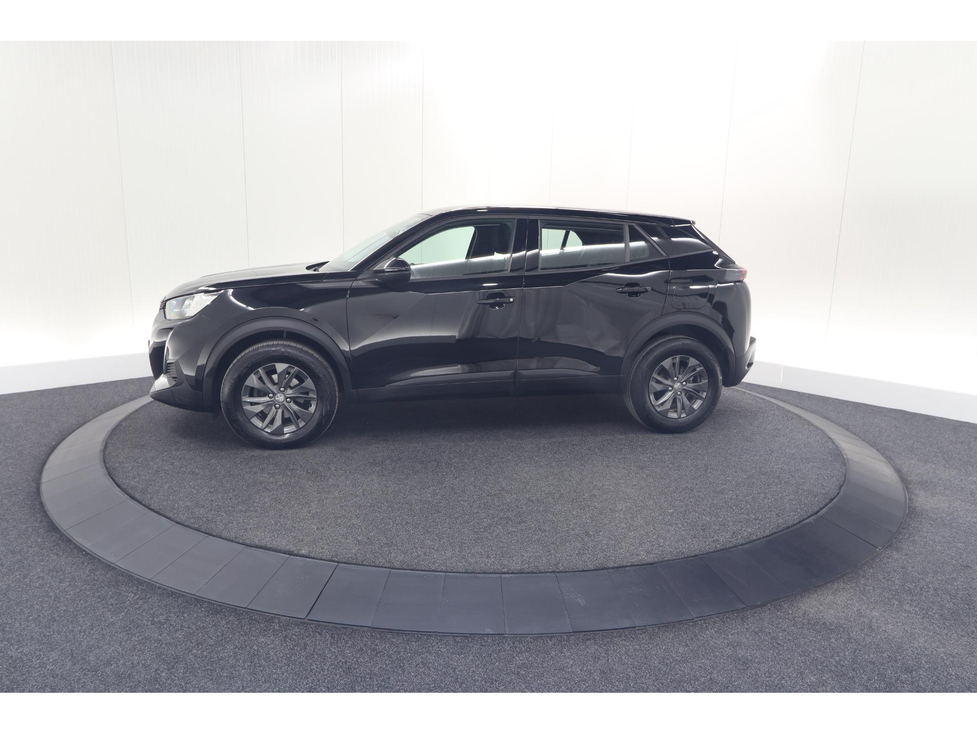 Peugeot 2008 PureTech 130 EAT8 Active | Parkeersensoren | Navigatie | Apple Carplay