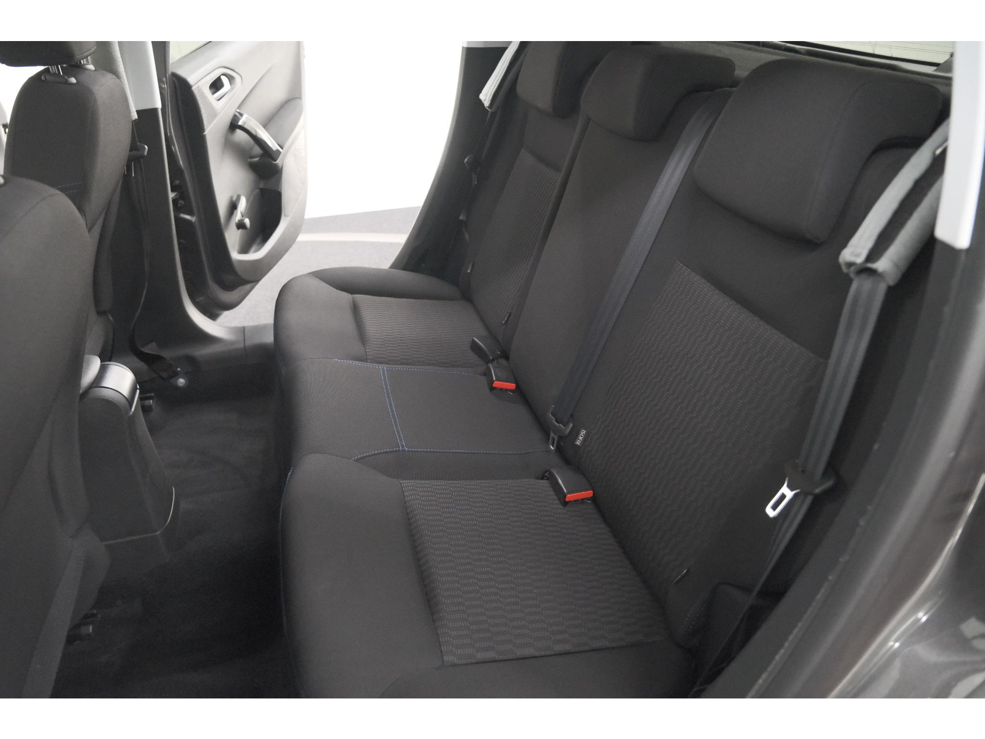 Peugeot 208 PureTech 82 Signature | Parkeersensoren | Apple Carplay | Navigatie