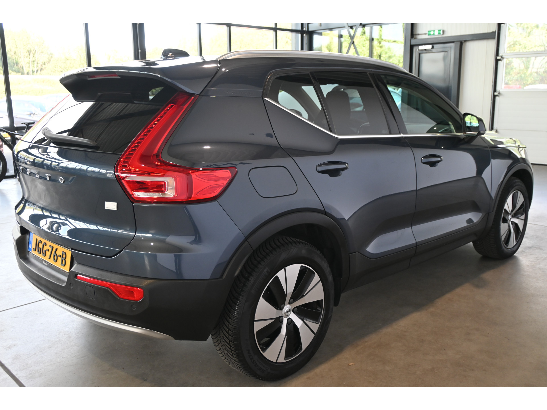 Volvo XC40 1.5 T5 Recharge Inscription Clima Cruise CarPlay Trekhaak PDC Lane Assist Camera 100% Onderhouden! Inruil Mogelijk!