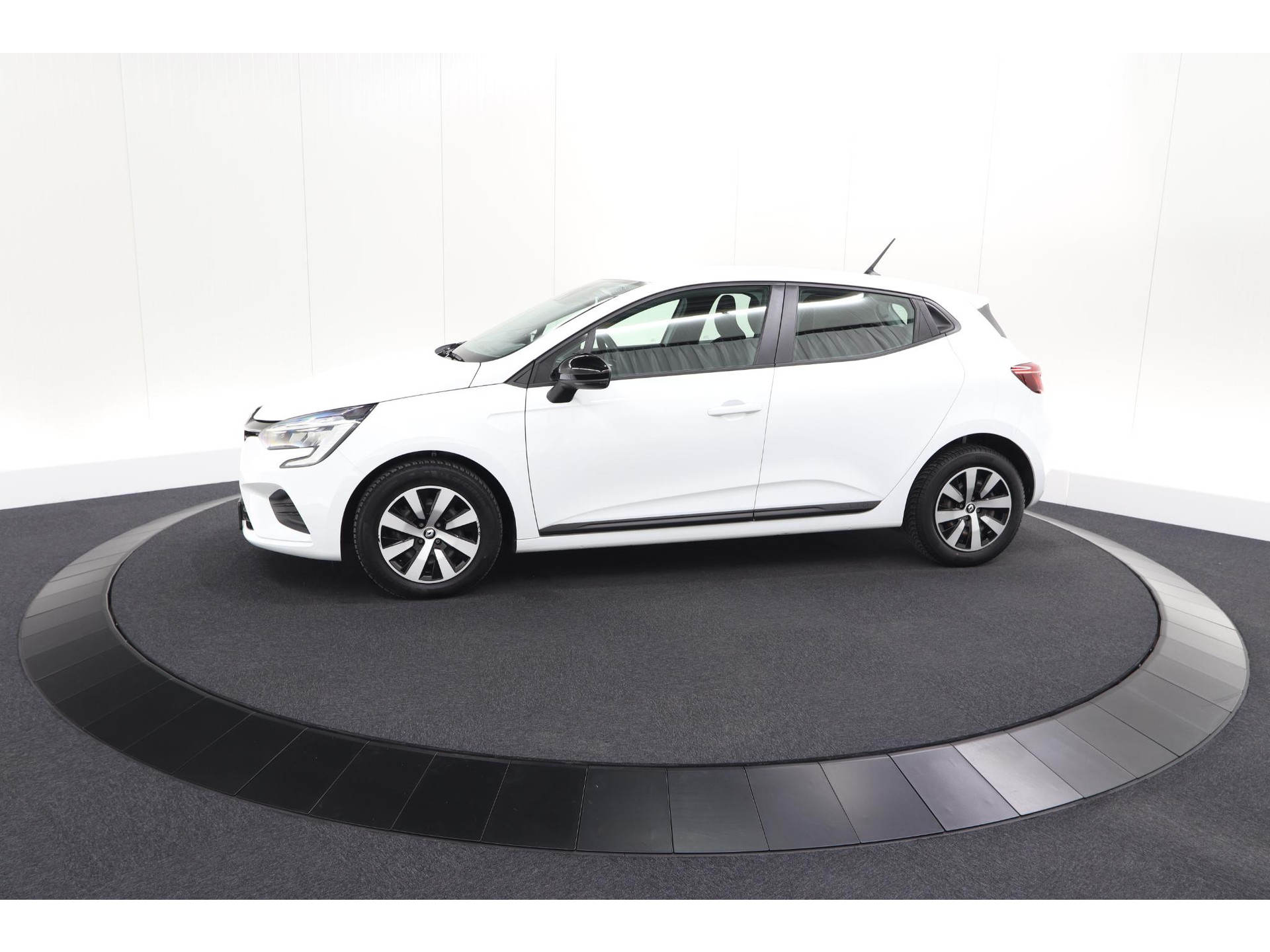 Renault Clio TCe 90 Equilibre | Parkeersensoren | Apple Carplay | Cruise Control | Airco
