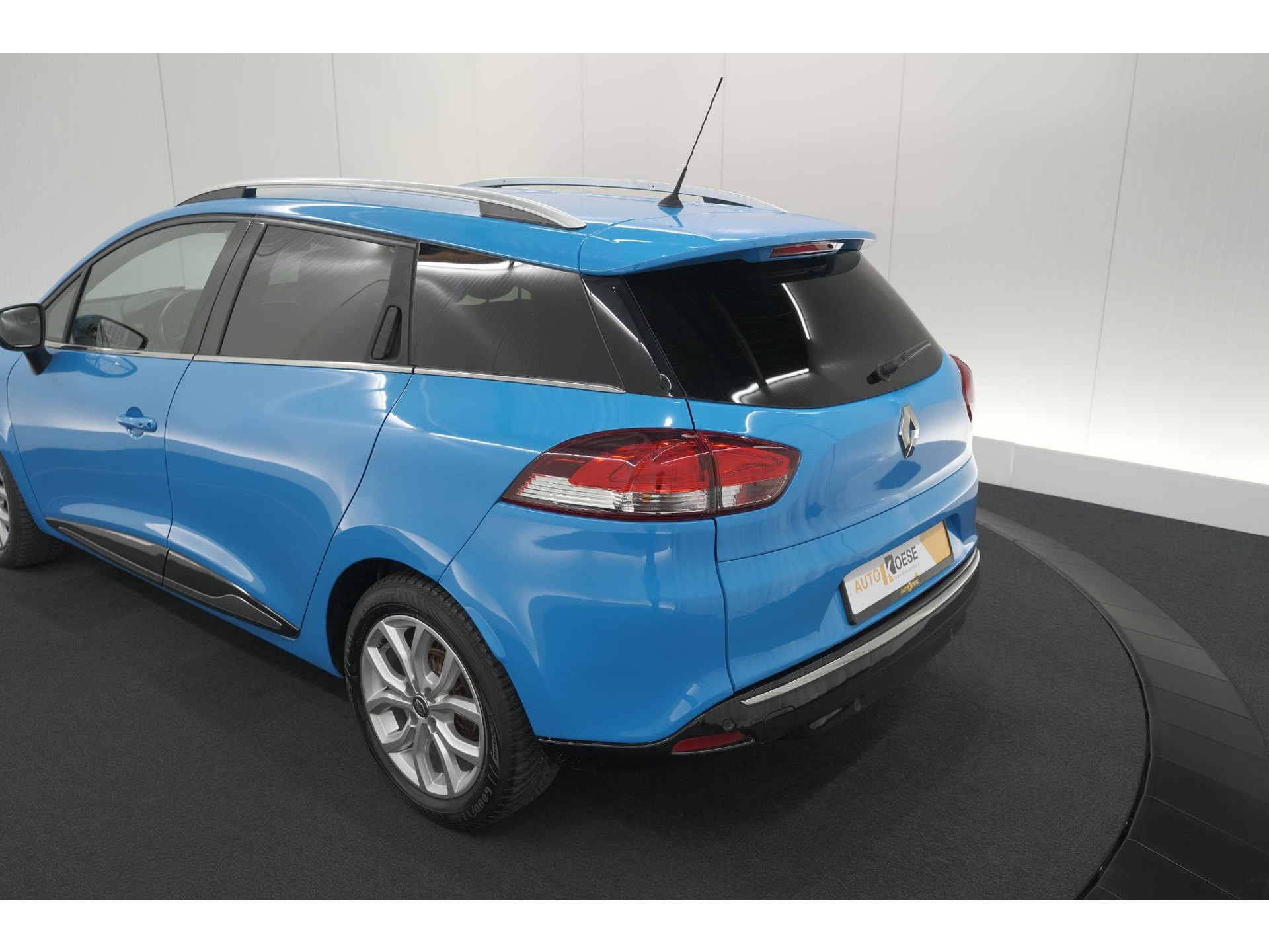 Renault Clio Estate TCe 90 Intens | Bleu De France | Parkeersensoren | Navigatie | Climate Control