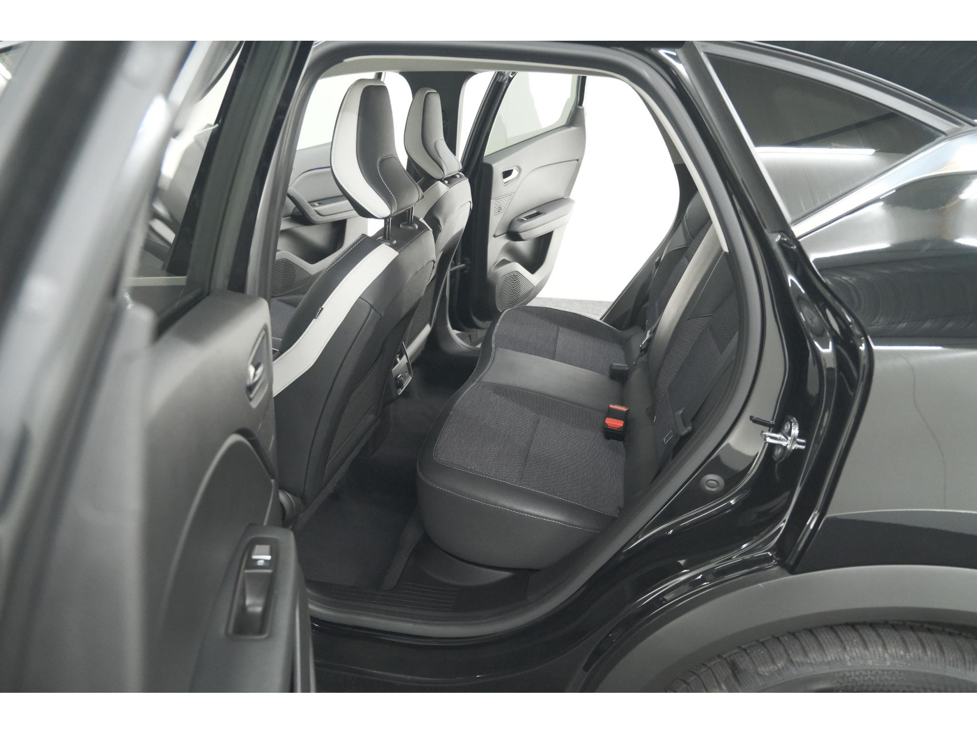 Renault Captur 1.6 E-Tech Hybrid 145 Techno | Pack Parking | Camera | Navigatie | Apple CarPlay