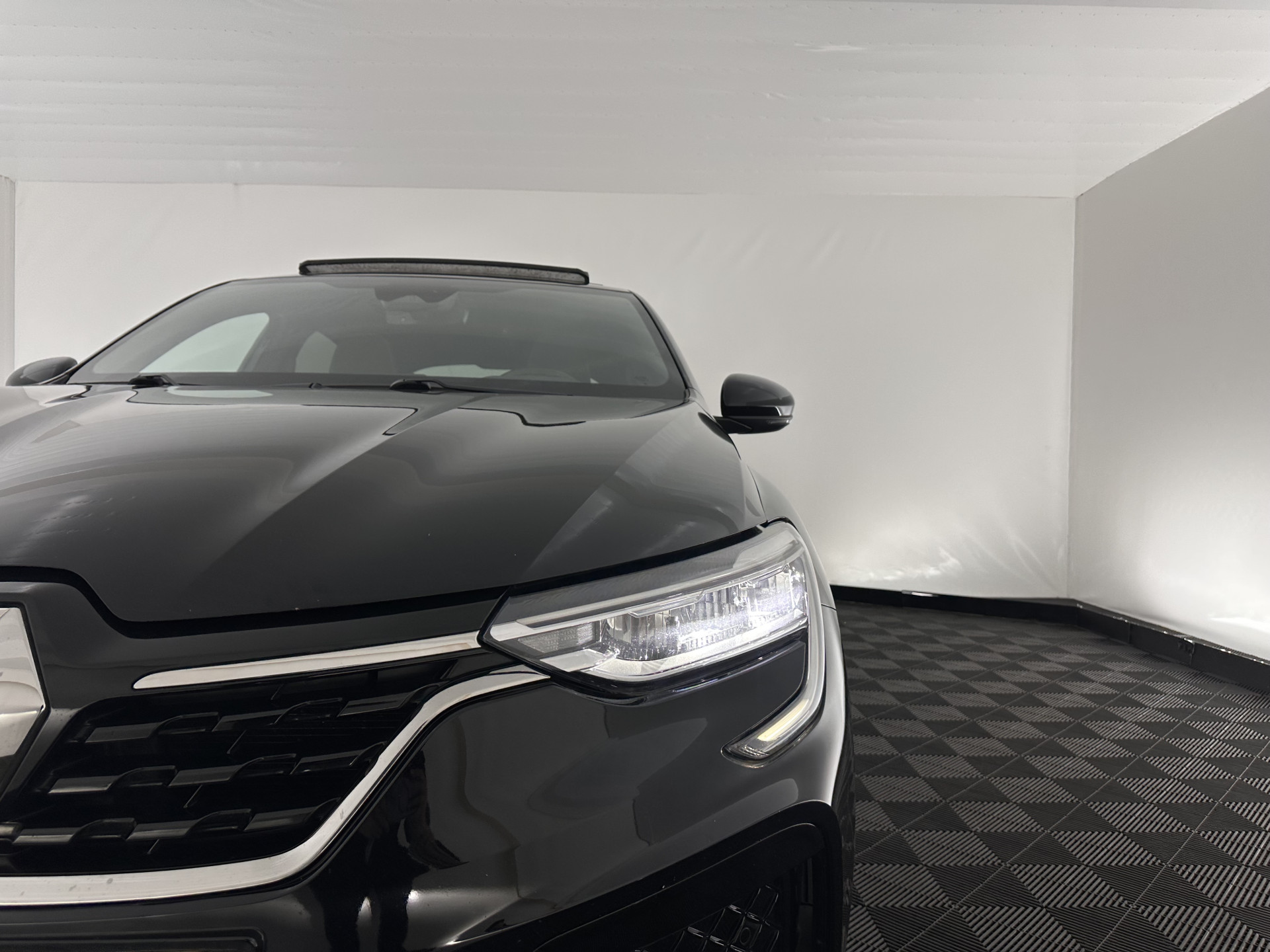 Renault Arkana 1.6 E-Tech Hybrid 145 R.S. Line (INCL.BTW) Aut. *PANO | ADAPTIVE-CRUISE | LEATHER | FULL-LED | BLINDSPOT | CAMERA | HEATED-SPORTSEATS | KEYLESS | AMBIENT-LIGHT | DIGI-COCKPIT | PRIVACY-GLASS | NAVI-FULLMAP | ECC | PDC | 18'