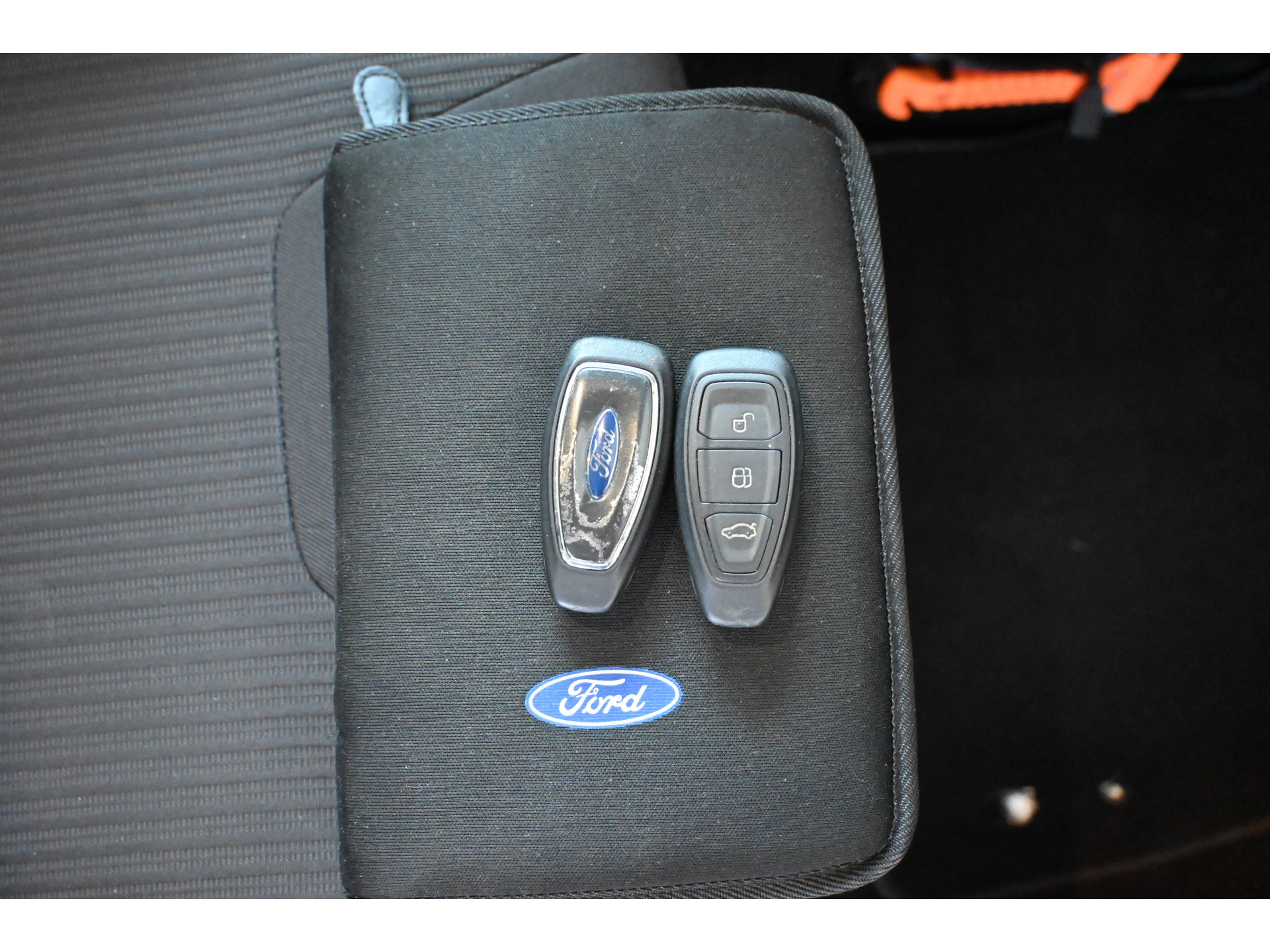 Ford Focus 1.6 EcoBoost Titanium Clima Trekhaak Pdc Cruise control 100% Onderhouden! Inruil Mogelijk!